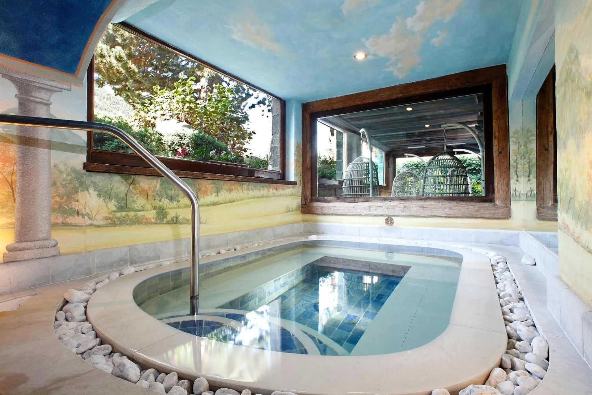 Hot Tub in Hotel Miramonti