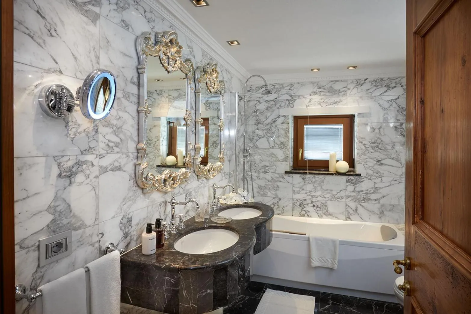 Bathroom in Hotel Miramonti