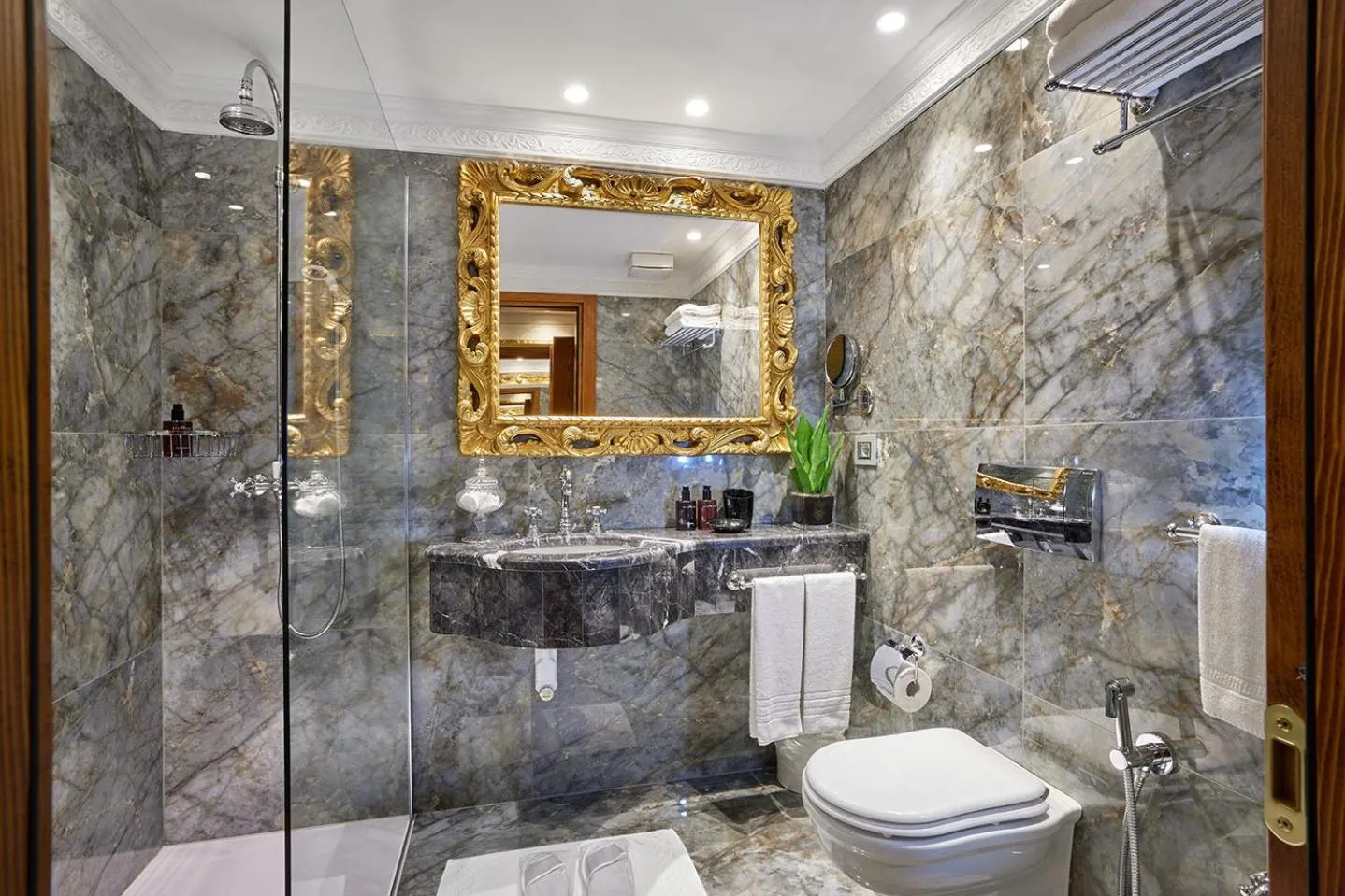 Bathroom in Hotel Miramonti