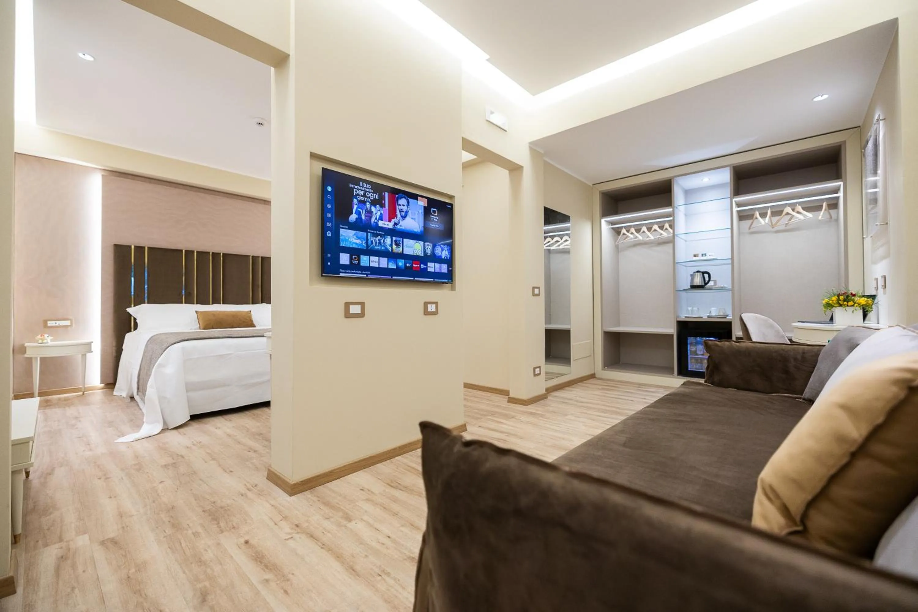 Bed in Hotel Montreal