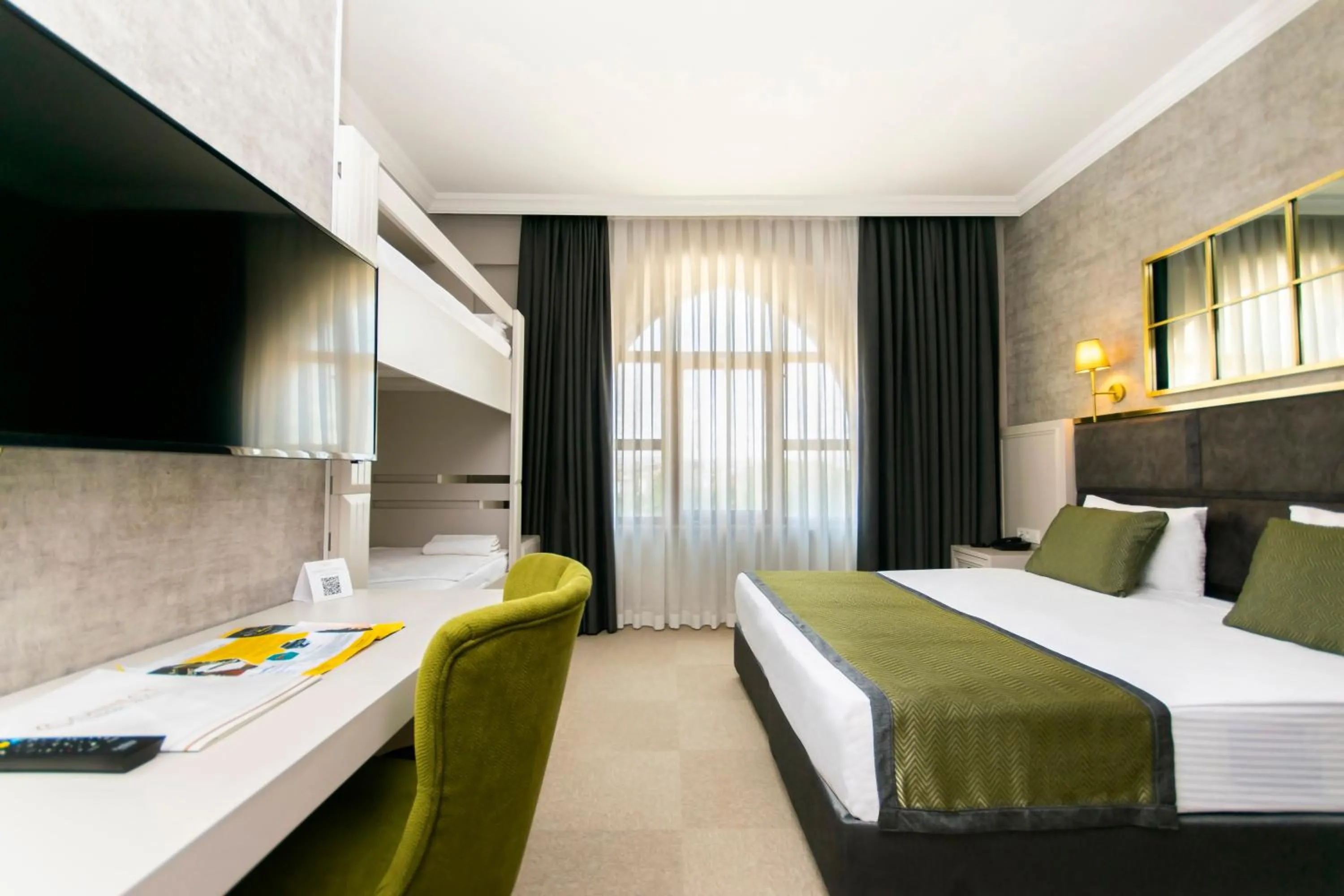 Photo of the whole room, Bed in CONNECT THERMAL HOTEL