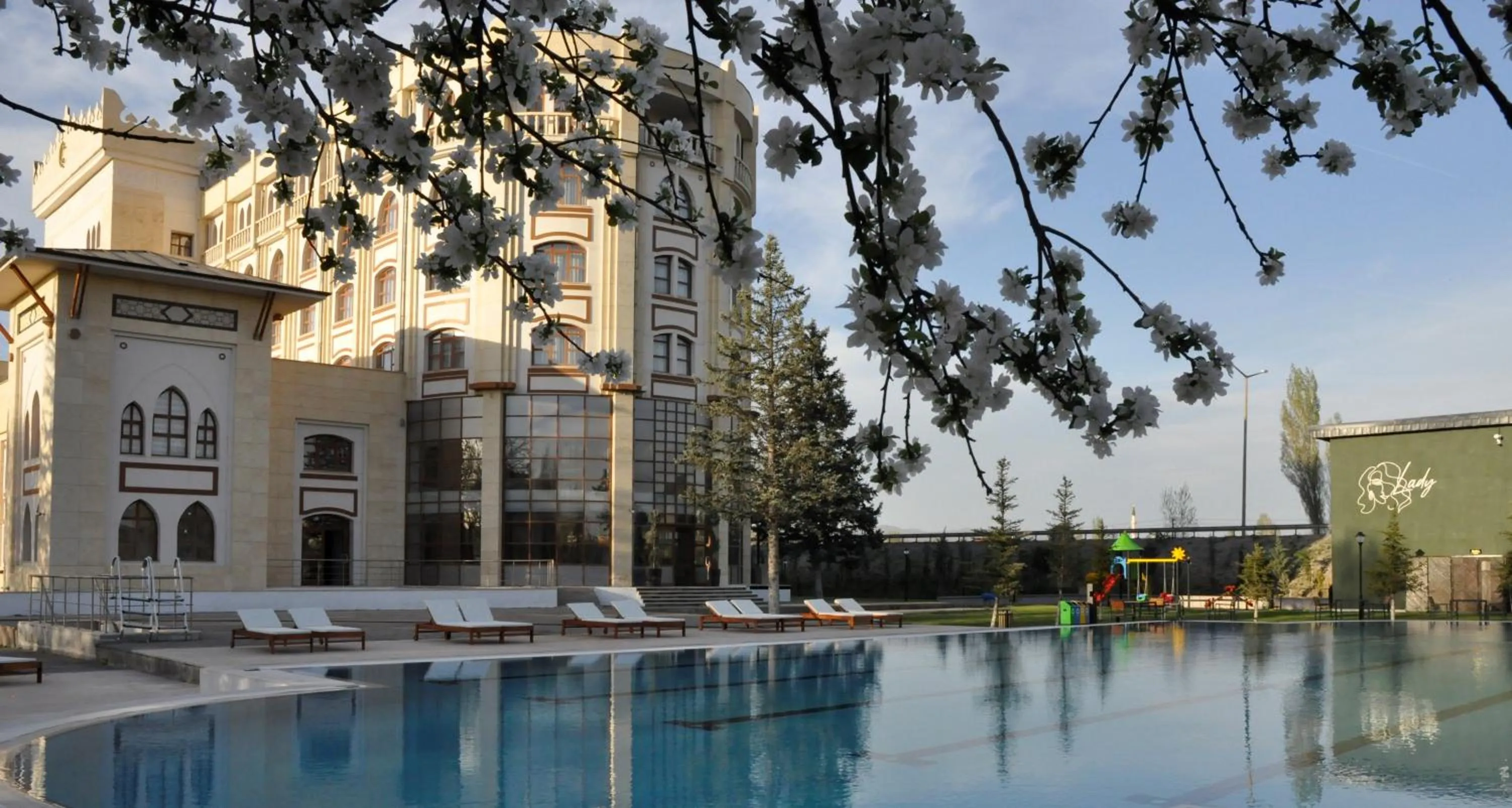 Pool view in CONNECT THERMAL HOTEL