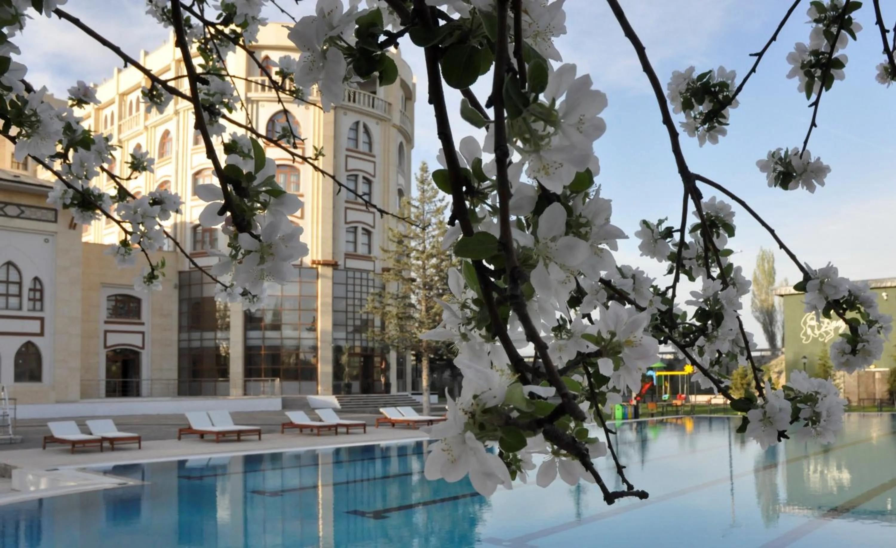 Pool view in CONNECT THERMAL HOTEL