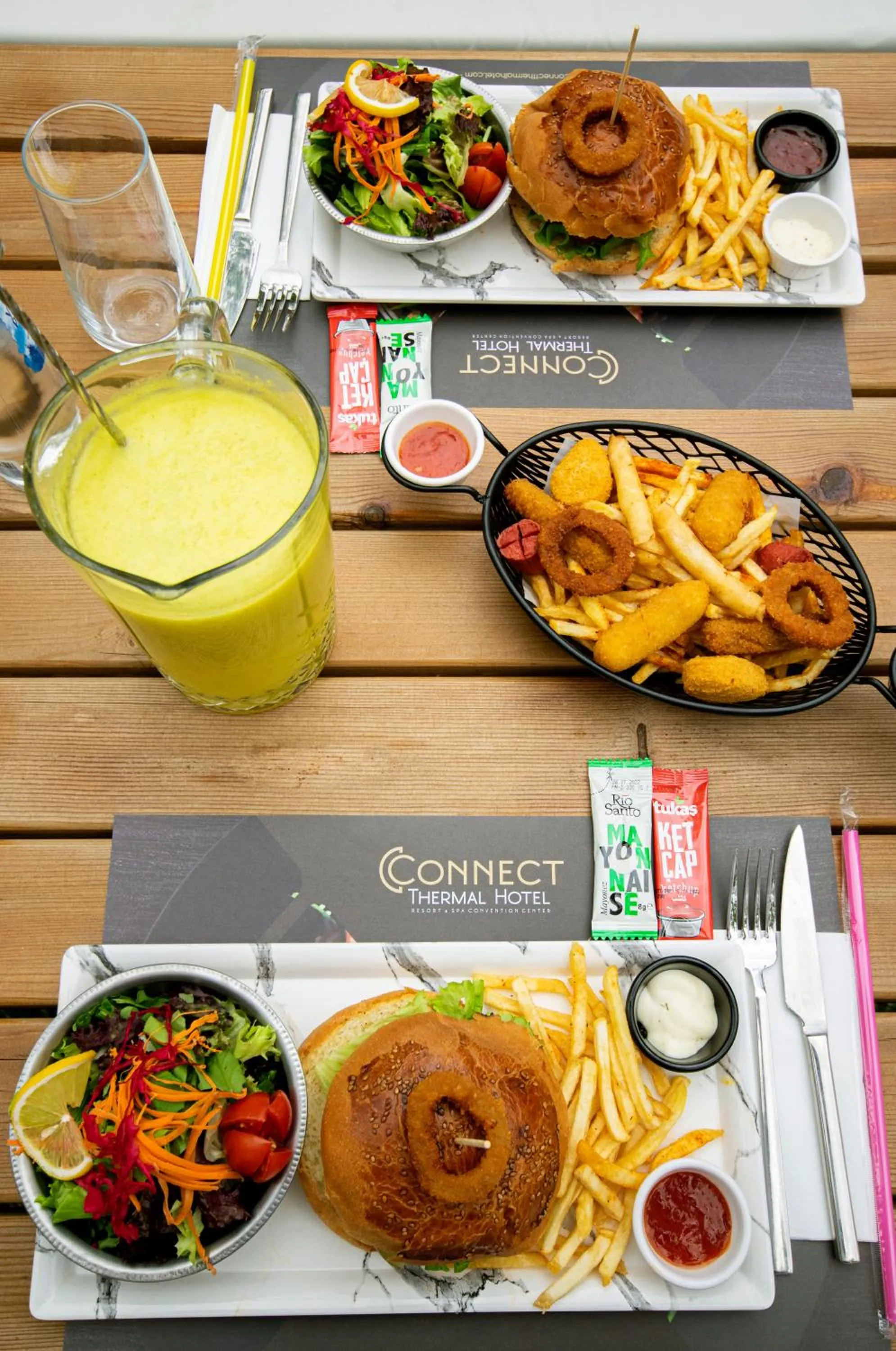 Lunch in CONNECT THERMAL HOTEL