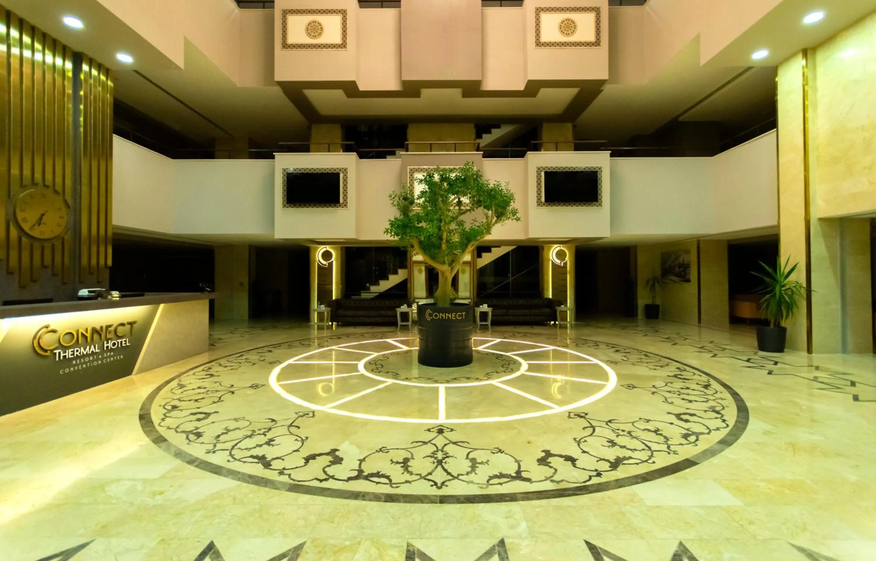 Lobby or reception in CONNECT THERMAL HOTEL