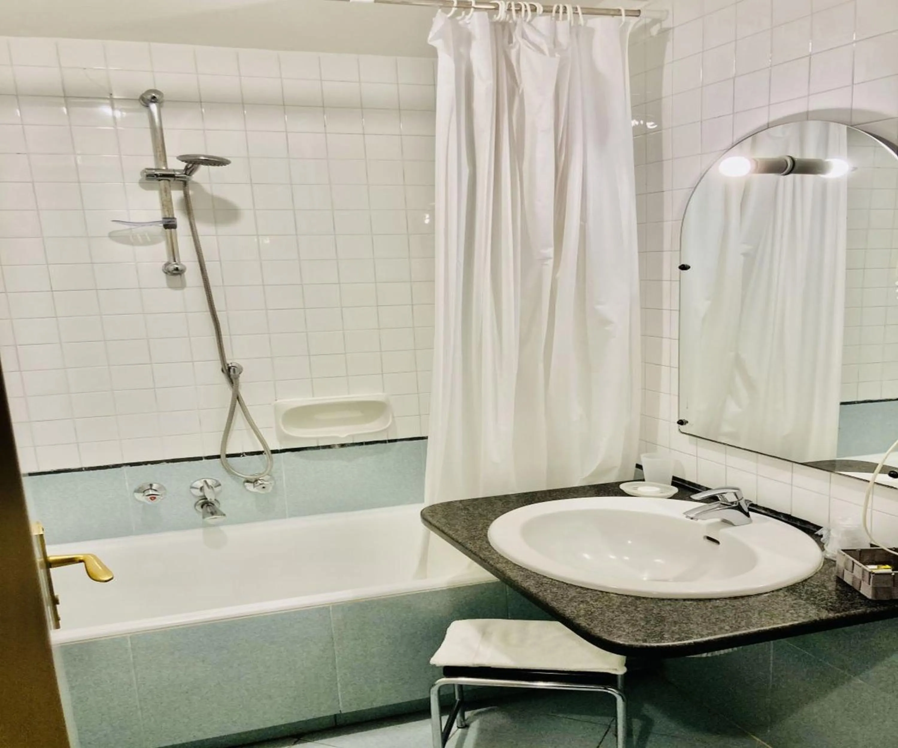 Bath in Hotel dei Congressi