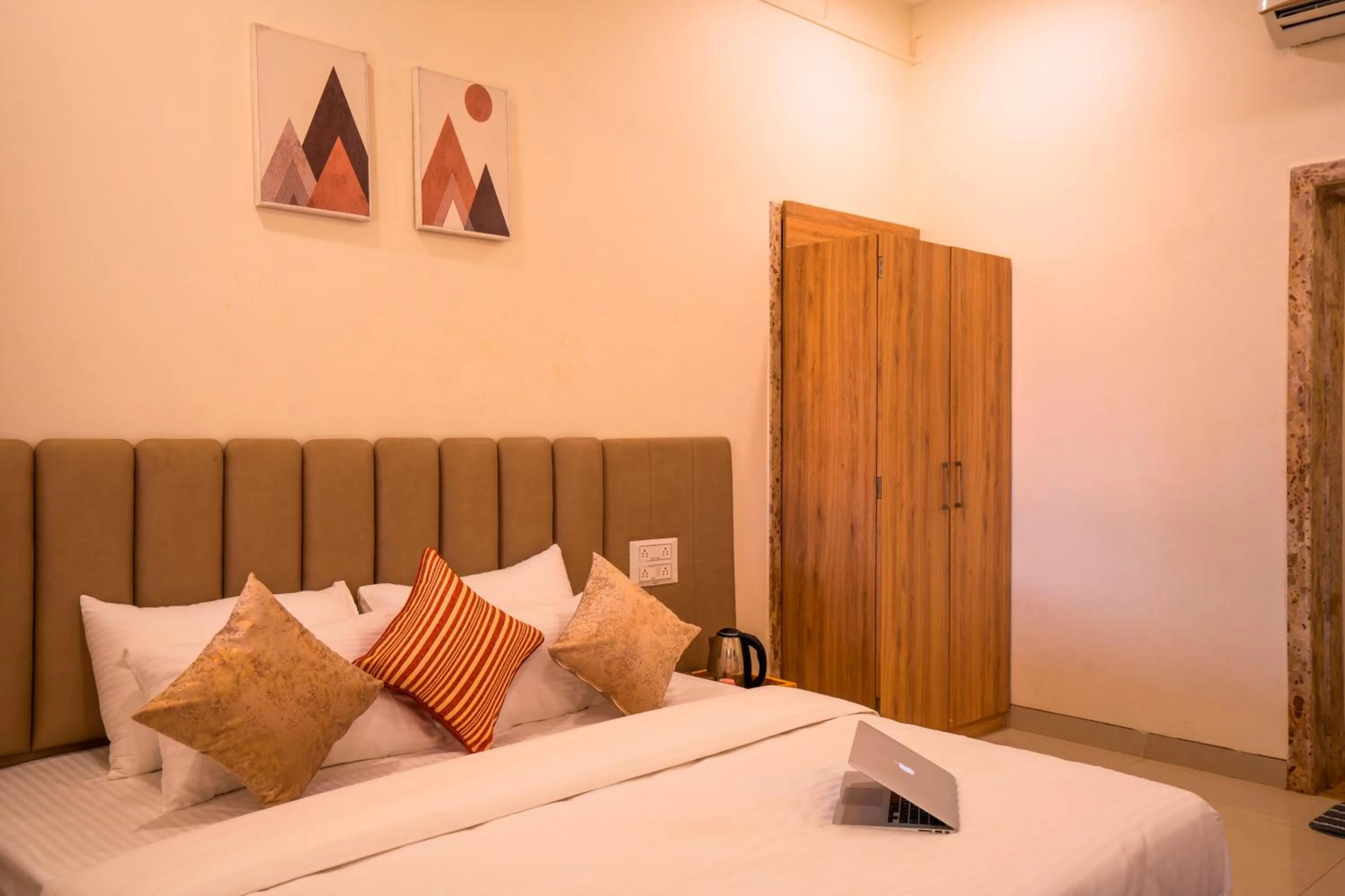 Photo of the whole room, Bed in Zostel Plus Lonavala