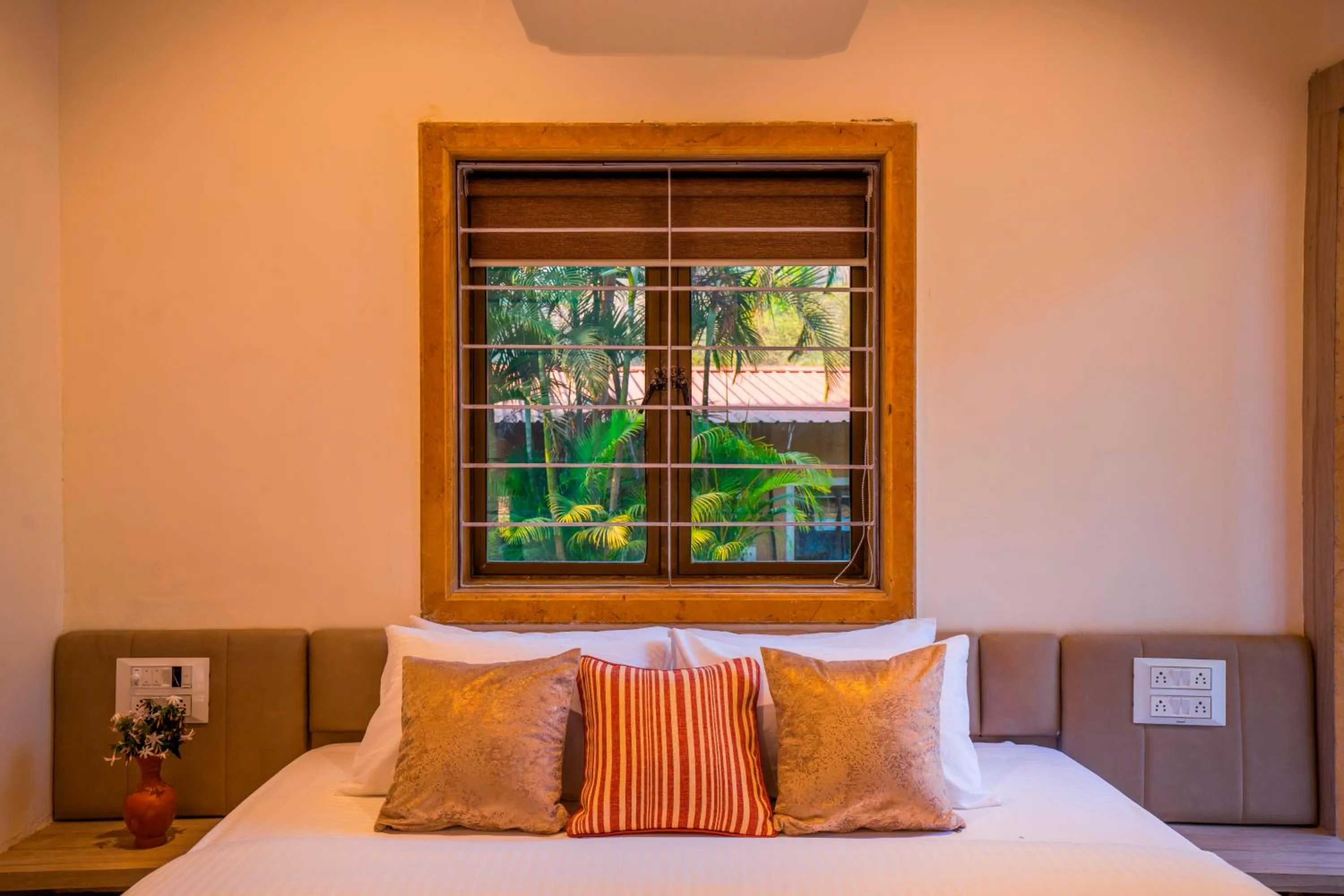 Bed in Zostel Plus Lonavala