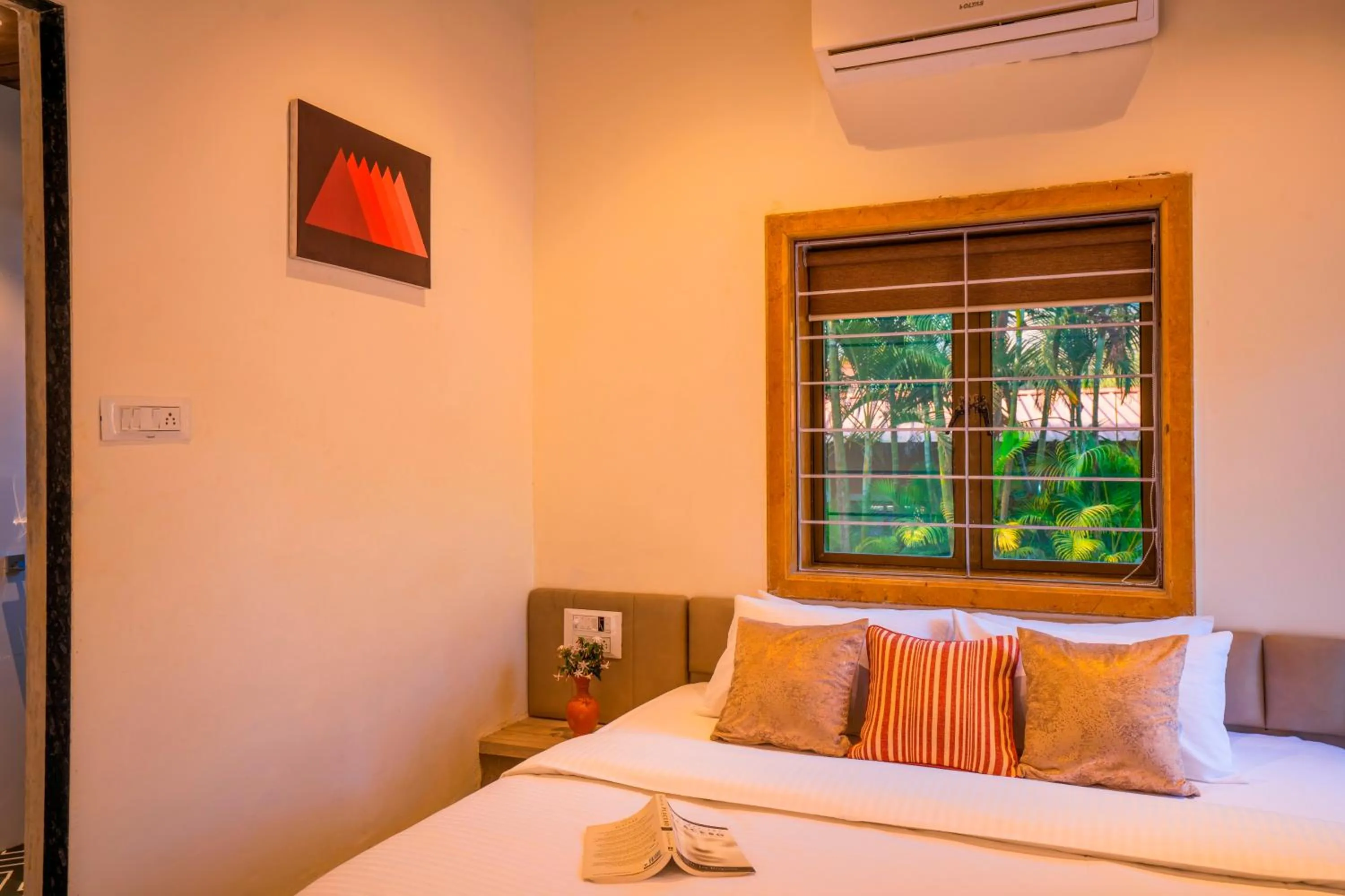 Photo of the whole room, Bed in Zostel Plus Lonavala