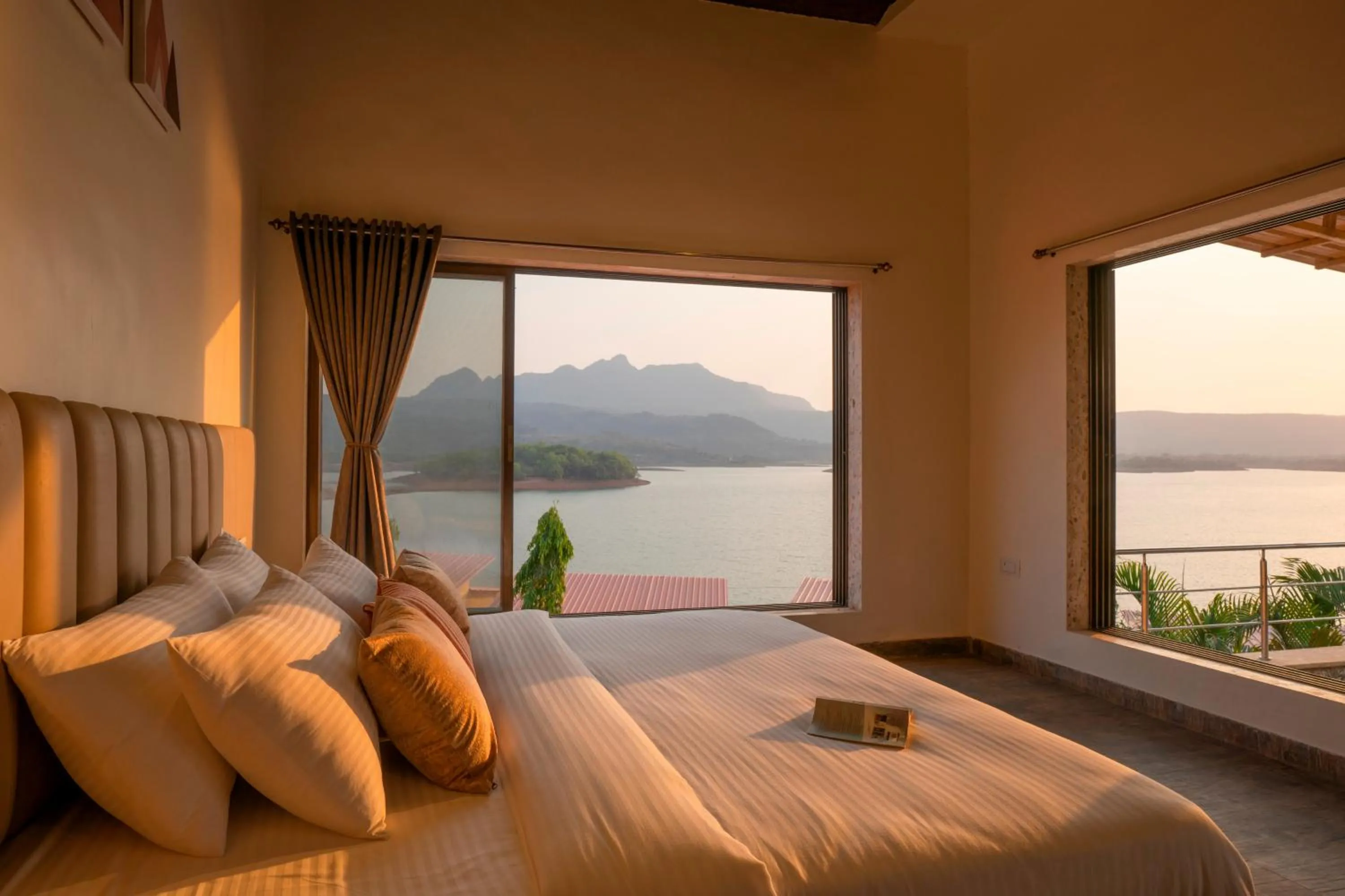 Photo of the whole room, Bed in Zostel Plus Lonavala