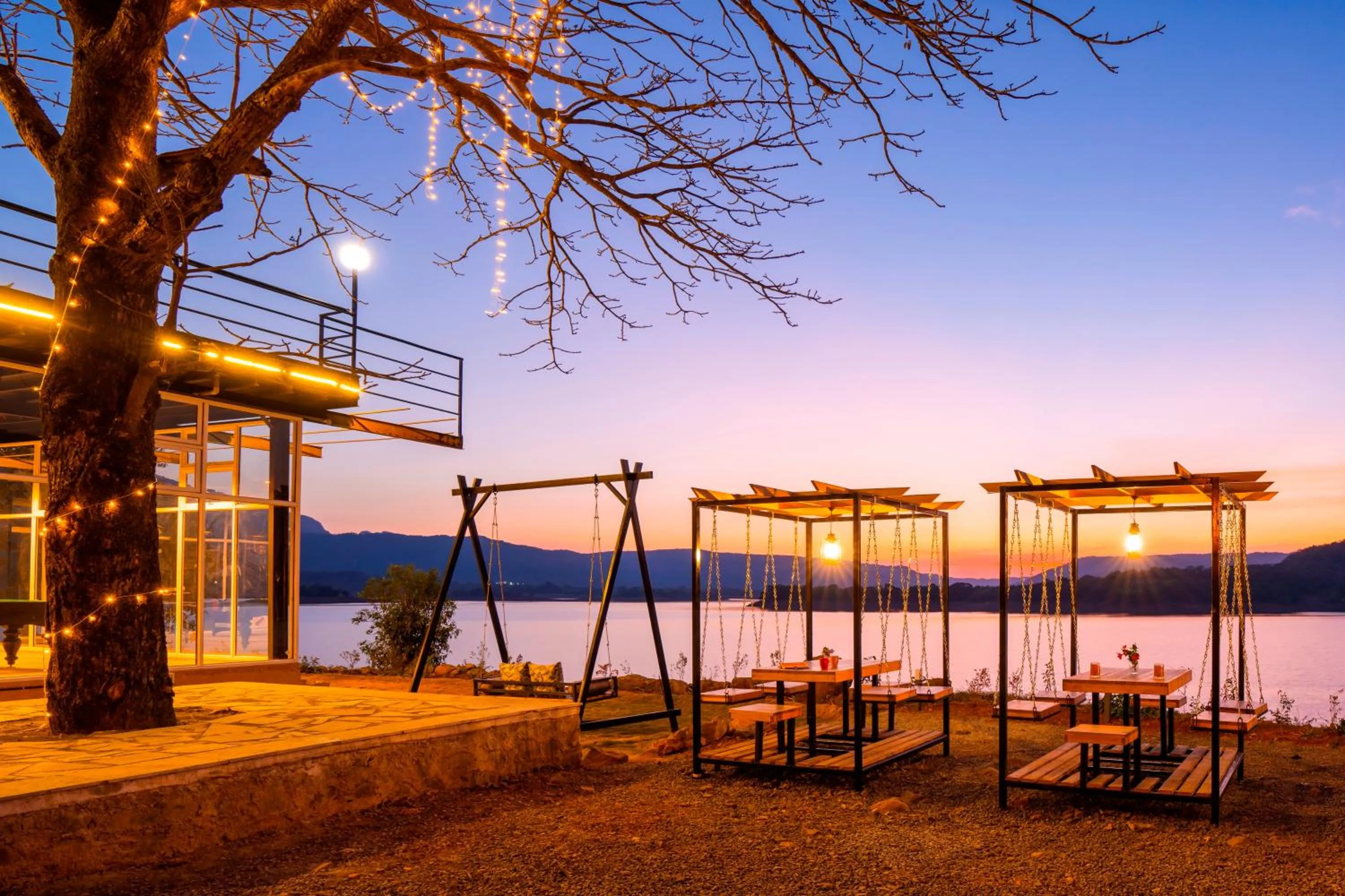 Restaurant/places to eat in Zostel Plus Lonavala