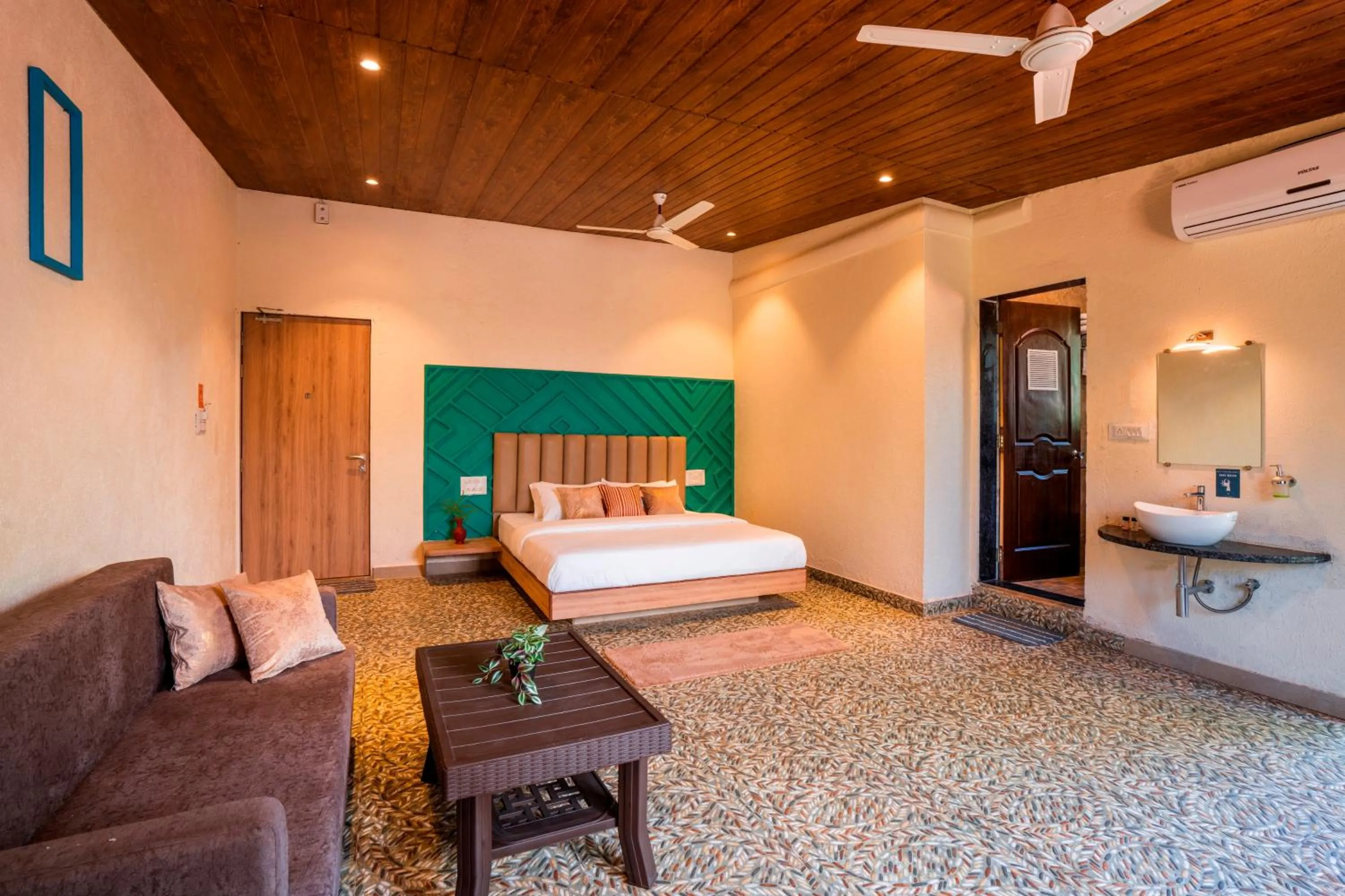 Photo of the whole room, Bed in Zostel Plus Lonavala