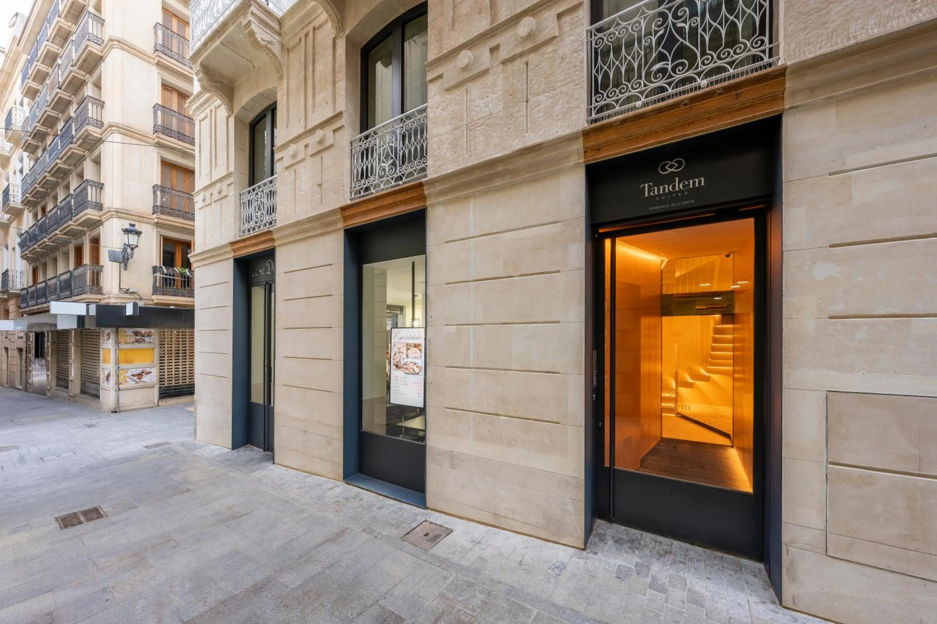 Property building in Tandem Pórtico Alicante Suites