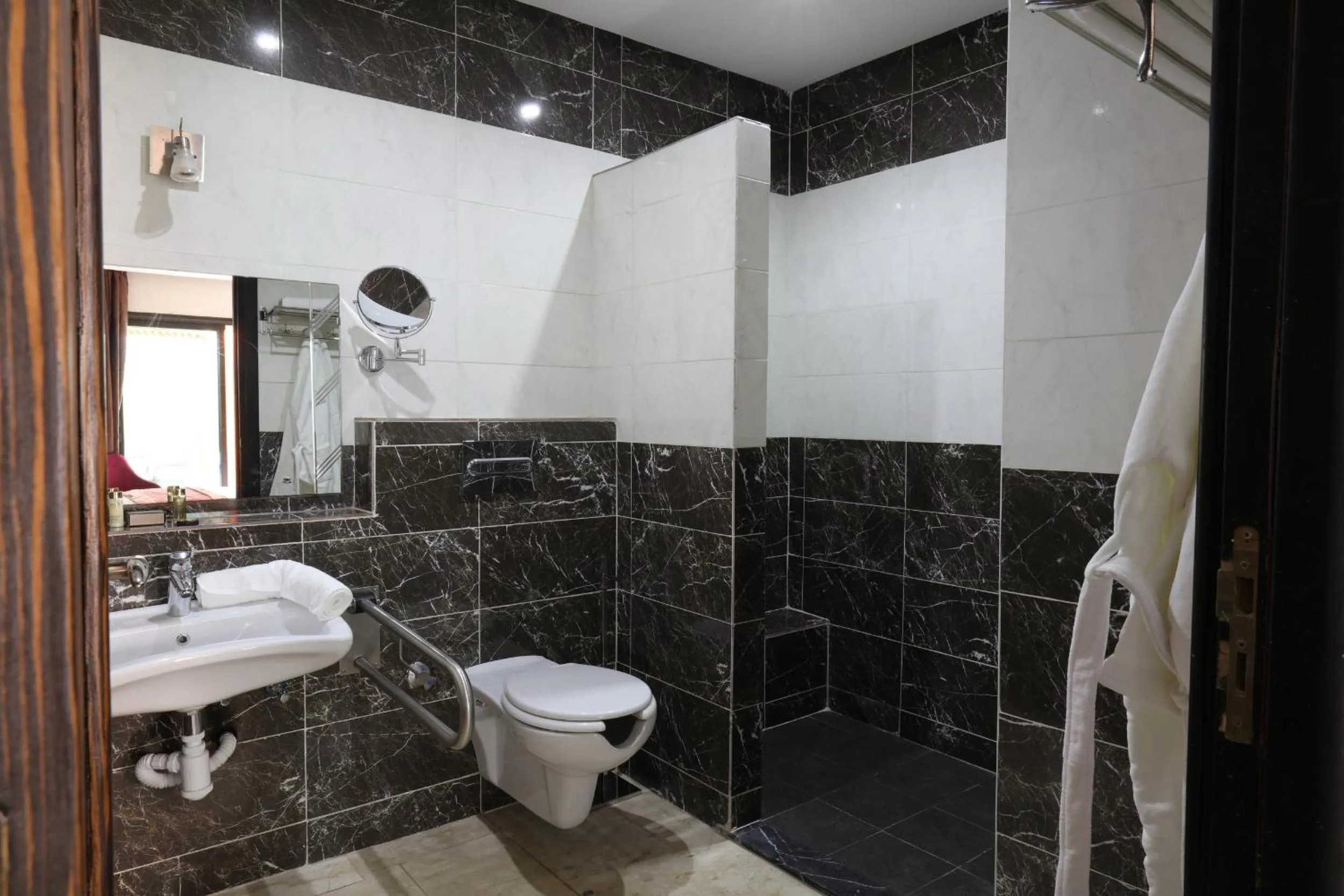 Toilet in Silver Suites Hotel & Spa Casablanca