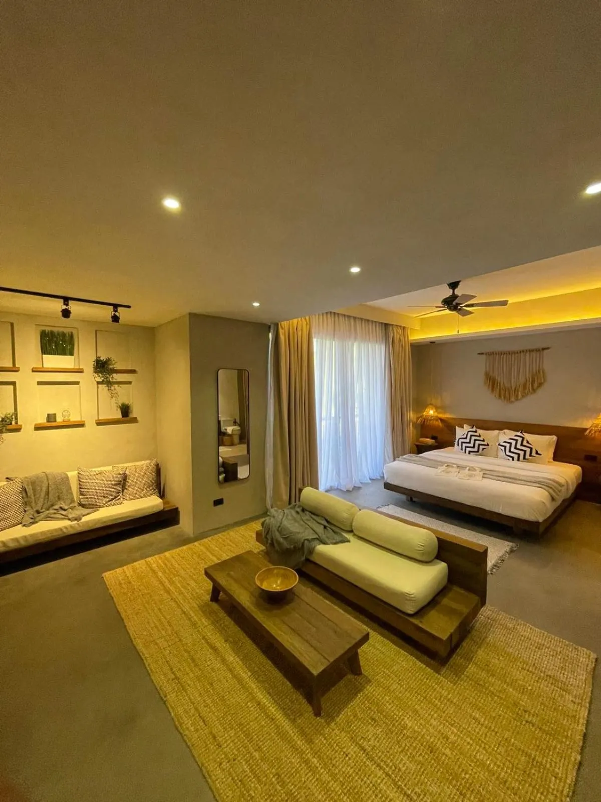 Shower, Bed in Isla Amara Resort