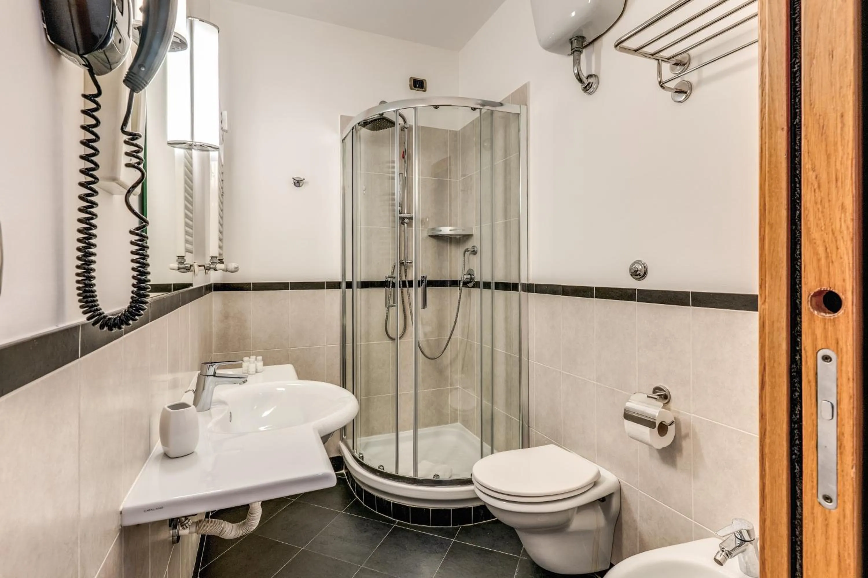 Shower in Roma dei Papi B&B