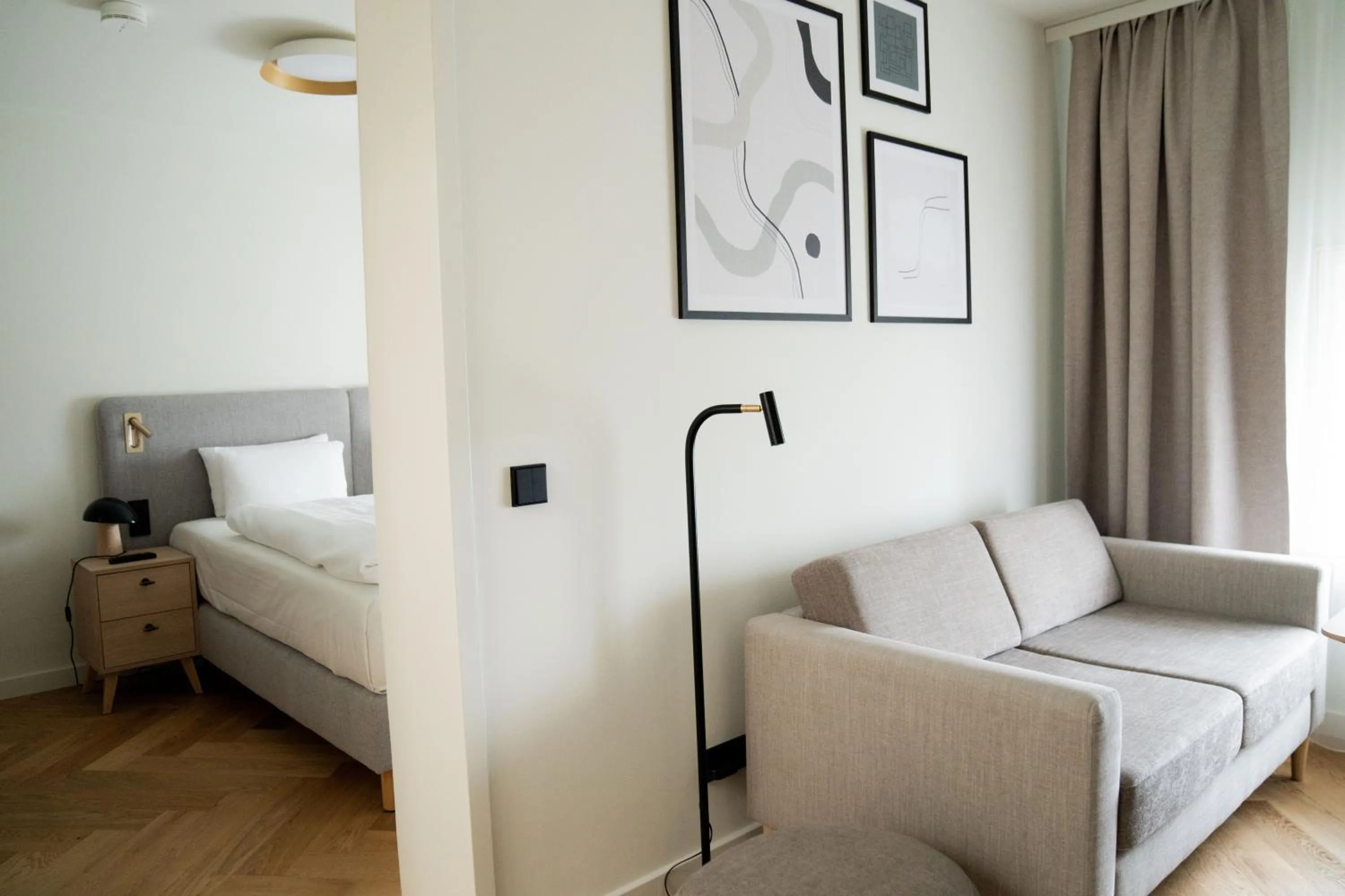 Living room, Bed in Bob W Lübeck Old Town