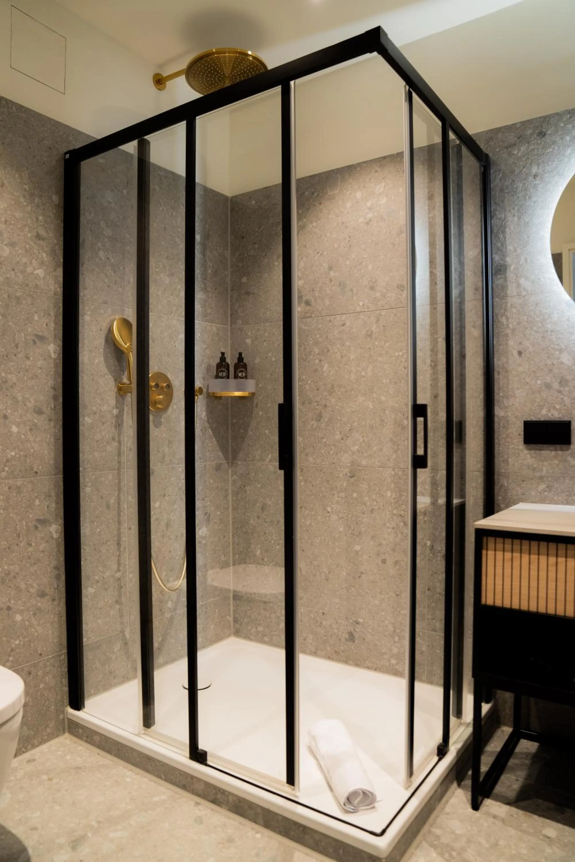 Shower in Bob W Lübeck Old Town