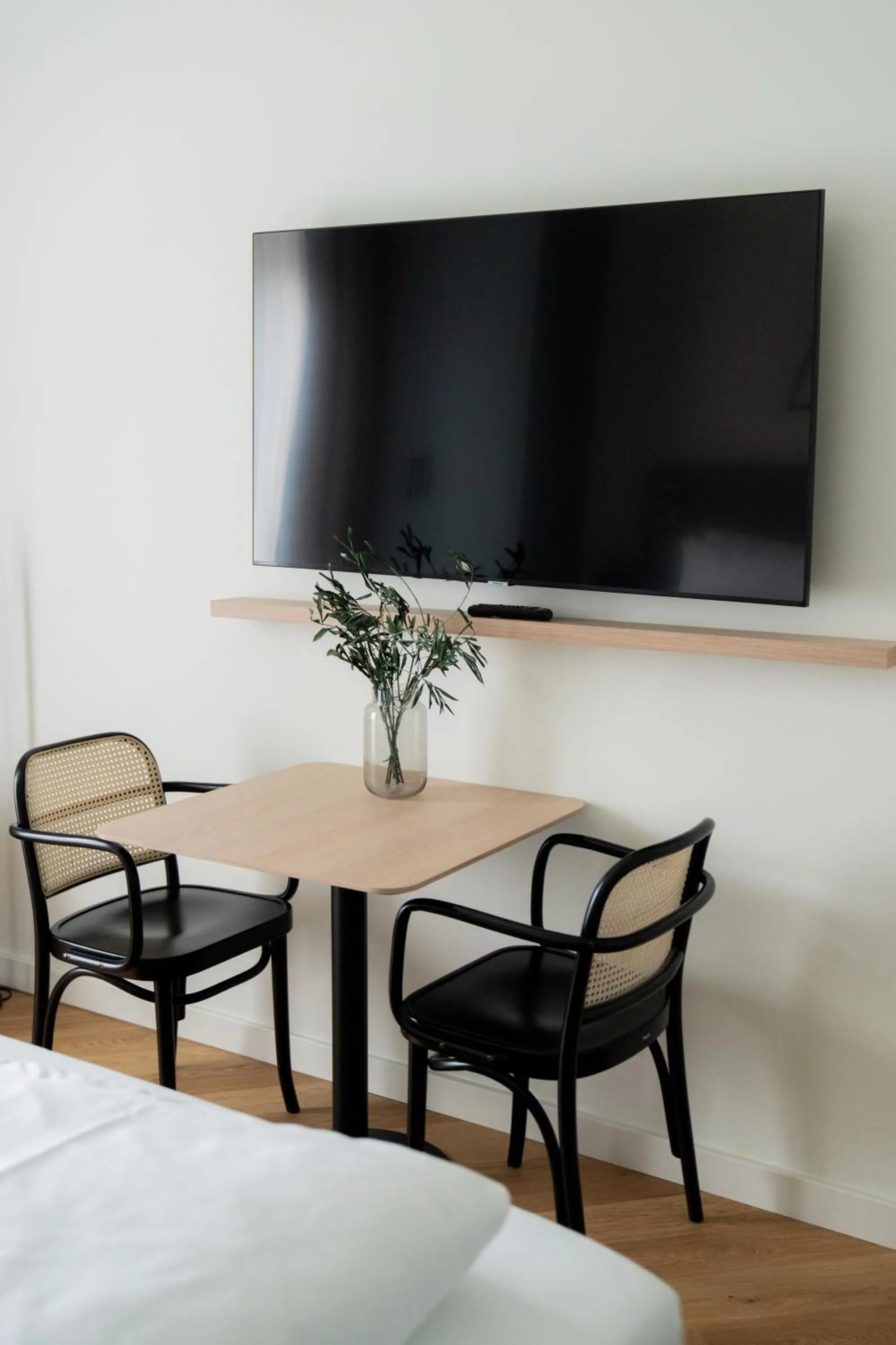 Dining area, Bed in Bob W Lübeck Old Town