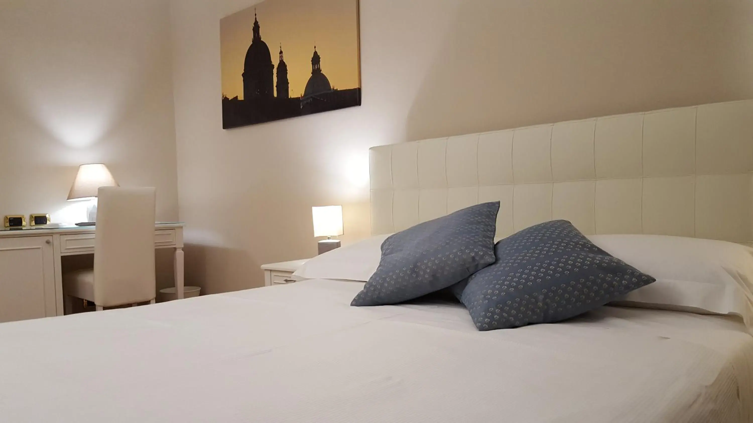 Standard Double Room (1 Adult) - single occupancy in Hotel Centrum Standard Double Room (1 Adult) - single occupancy in Hotel Centrum