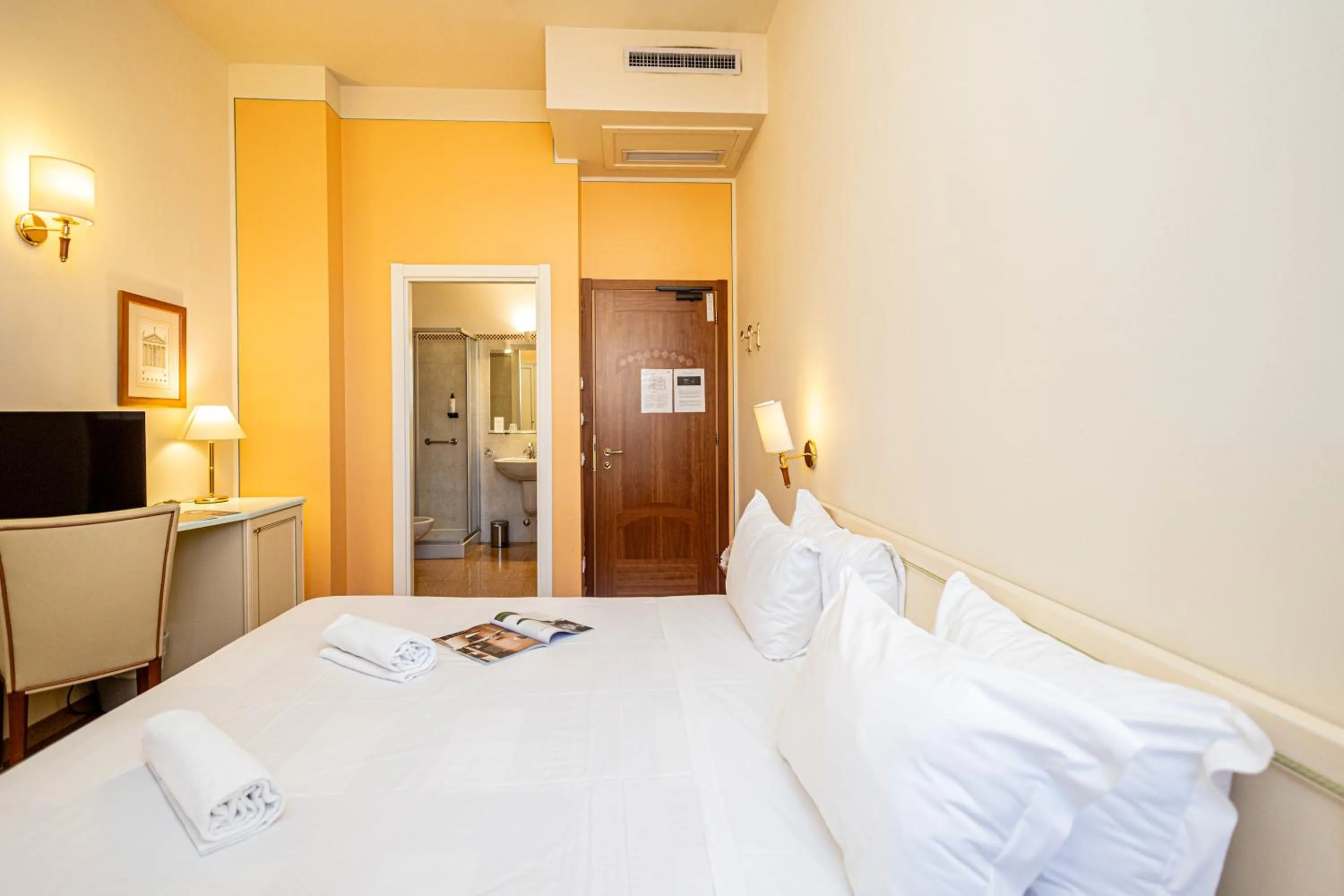 Bed in LVG Hotel Collection - Pallanza