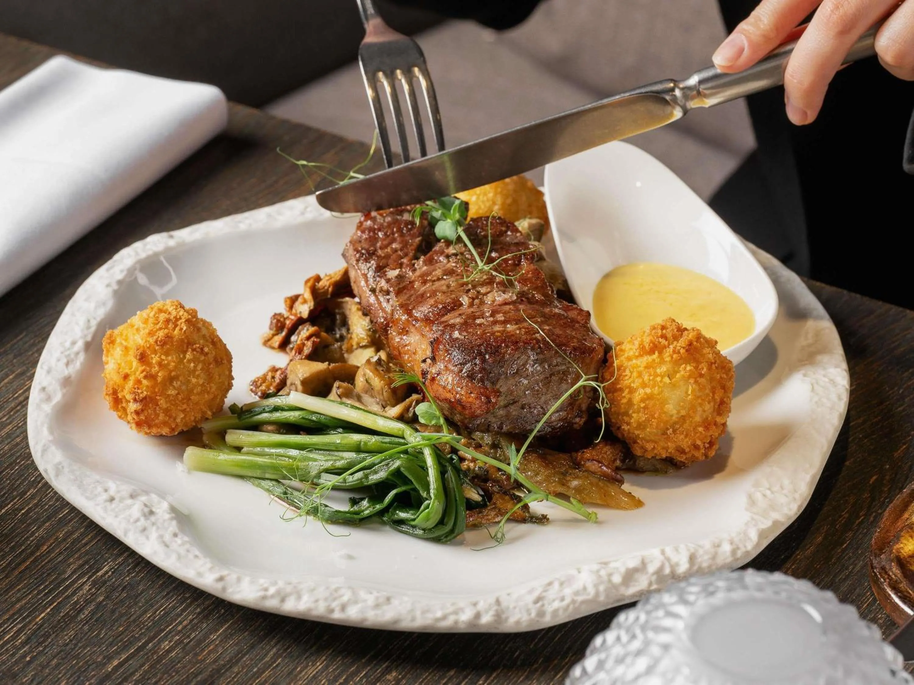 Restaurant/places to eat in Pullman Tbilisi Axis Towers