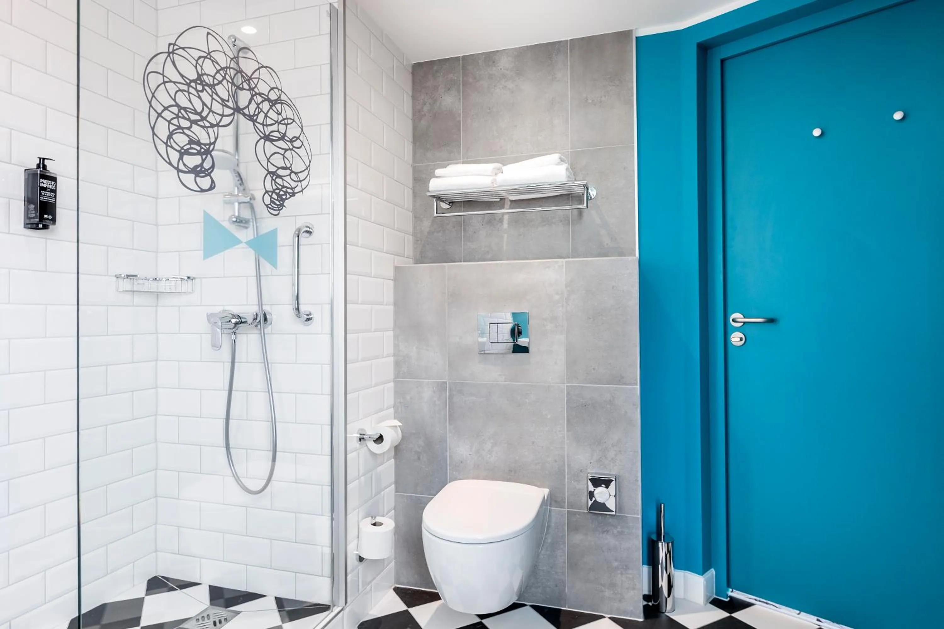 Shower in ibis Styles Szczecin Stare Miasto