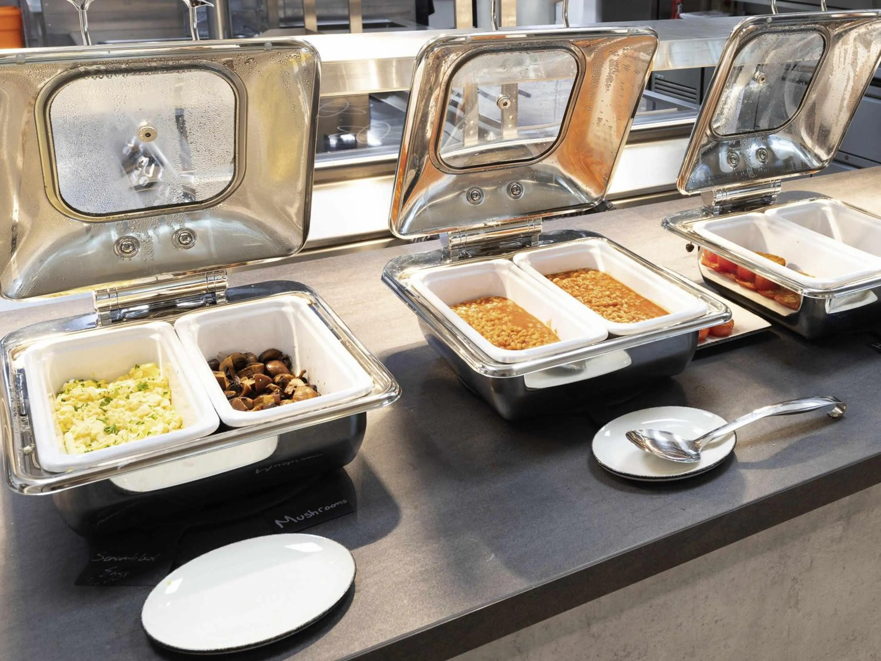 Breakfast in Novotel Liverpool Paddington Village