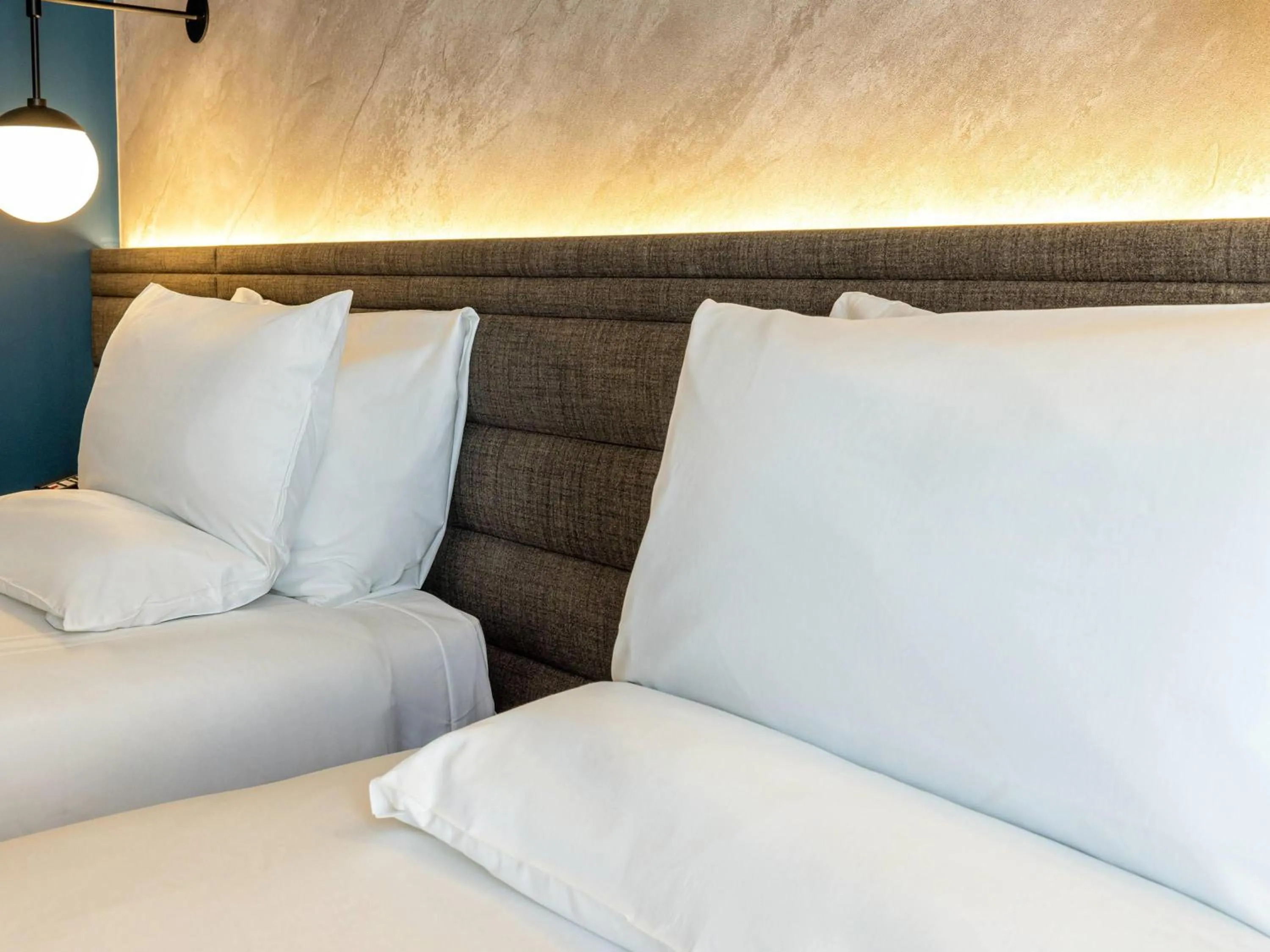 Bedroom, Bed in Novotel Liverpool Paddington Village