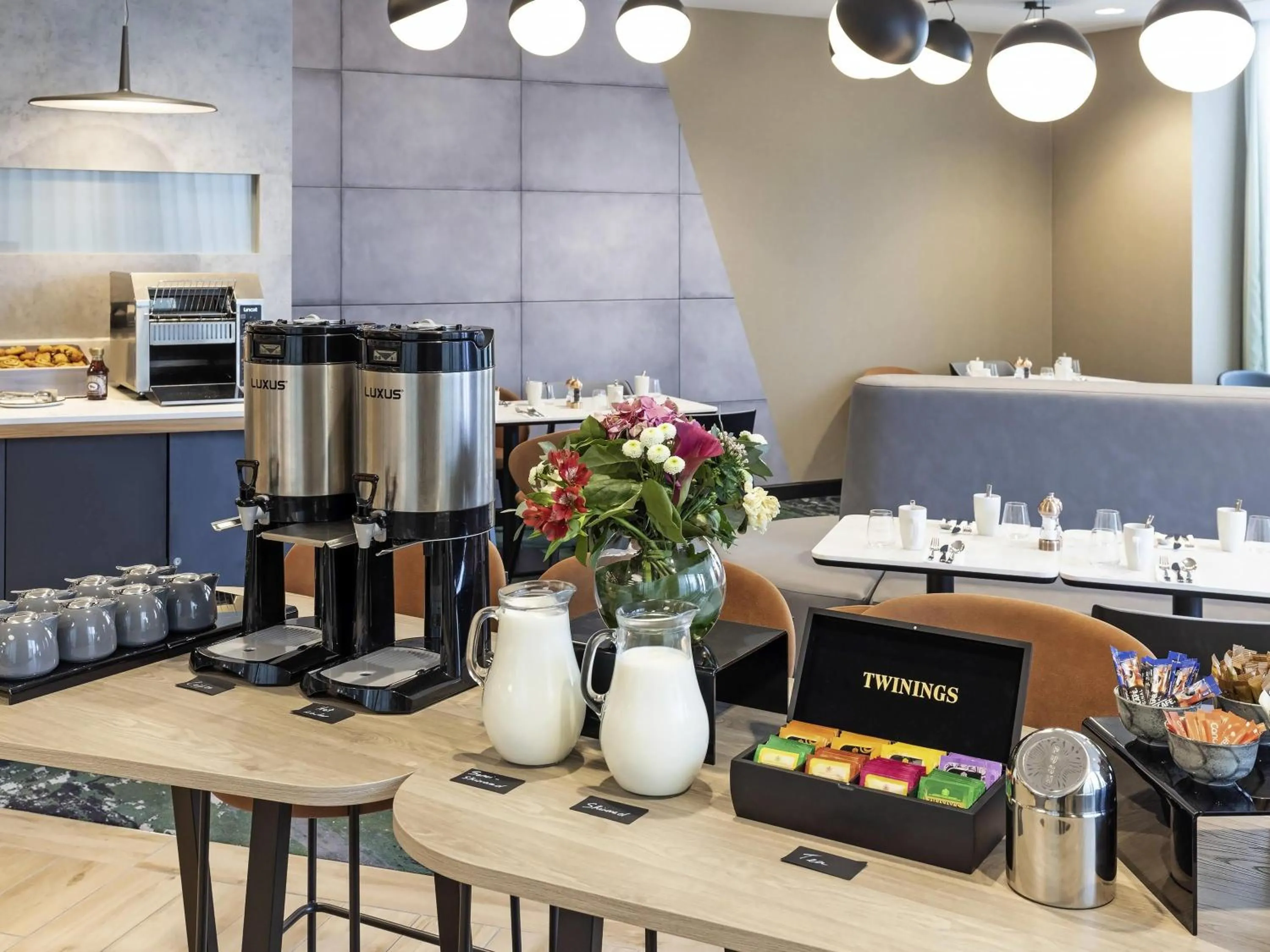 Breakfast in Novotel Liverpool Paddington Village