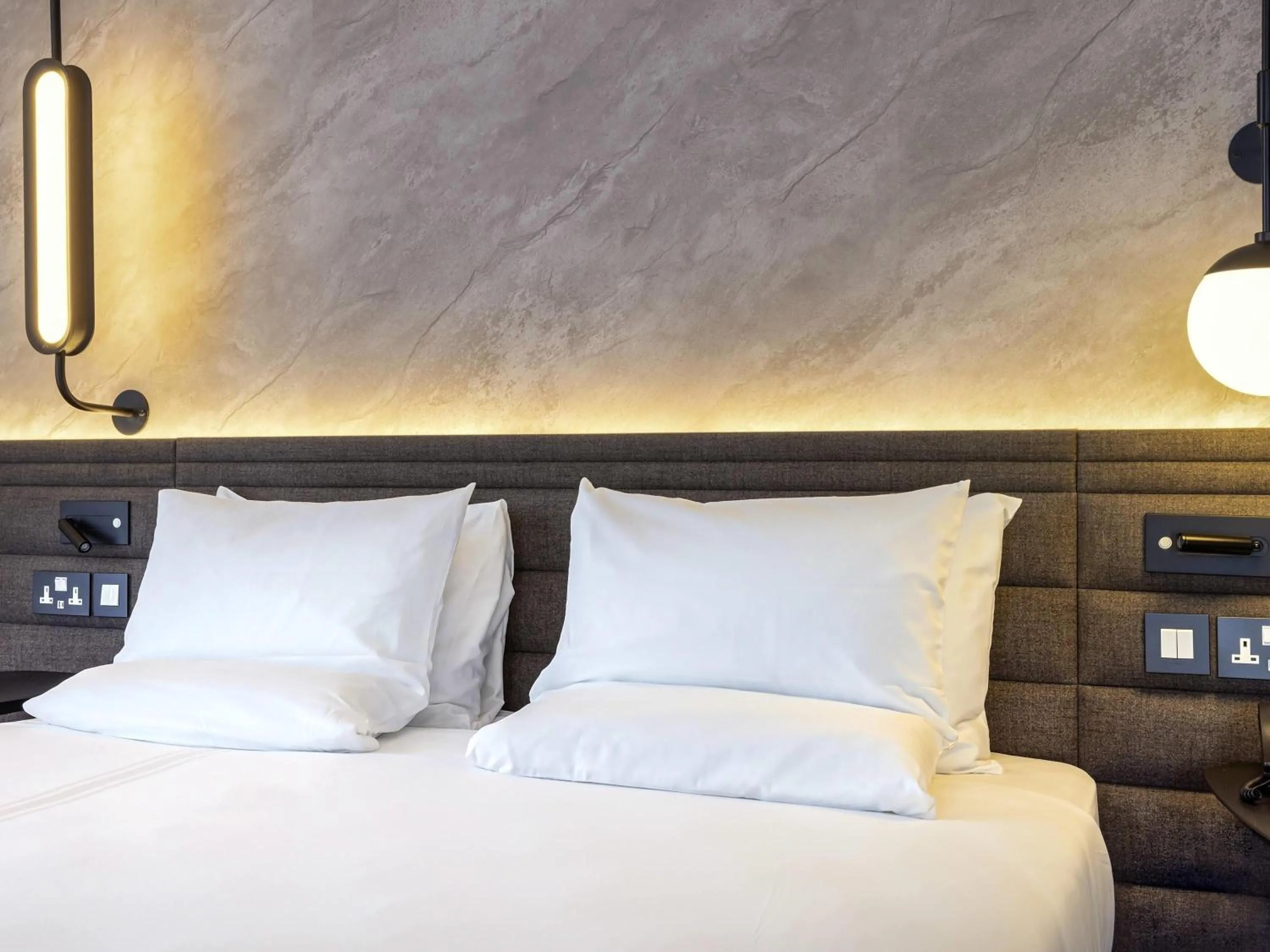 Bedroom, Bed in Novotel Liverpool Paddington Village