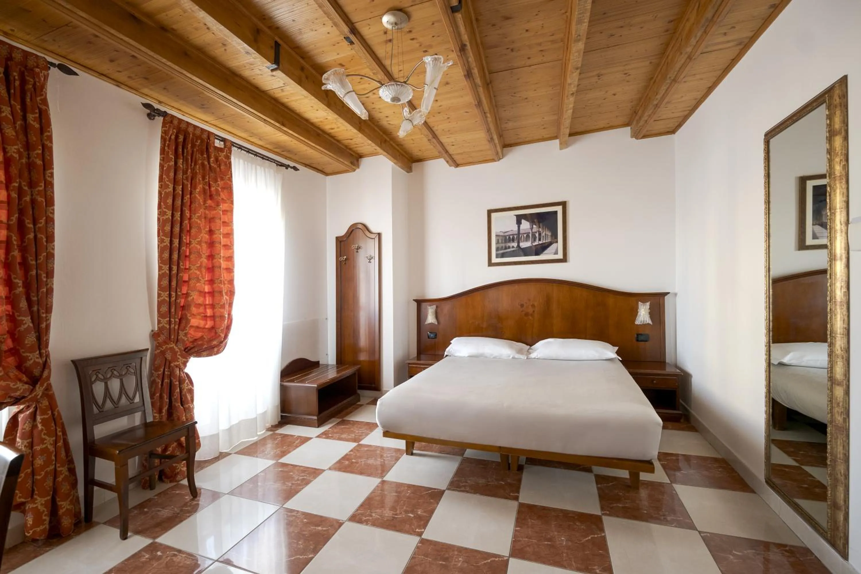 Bed in Hotel Ungheria Varese 1946