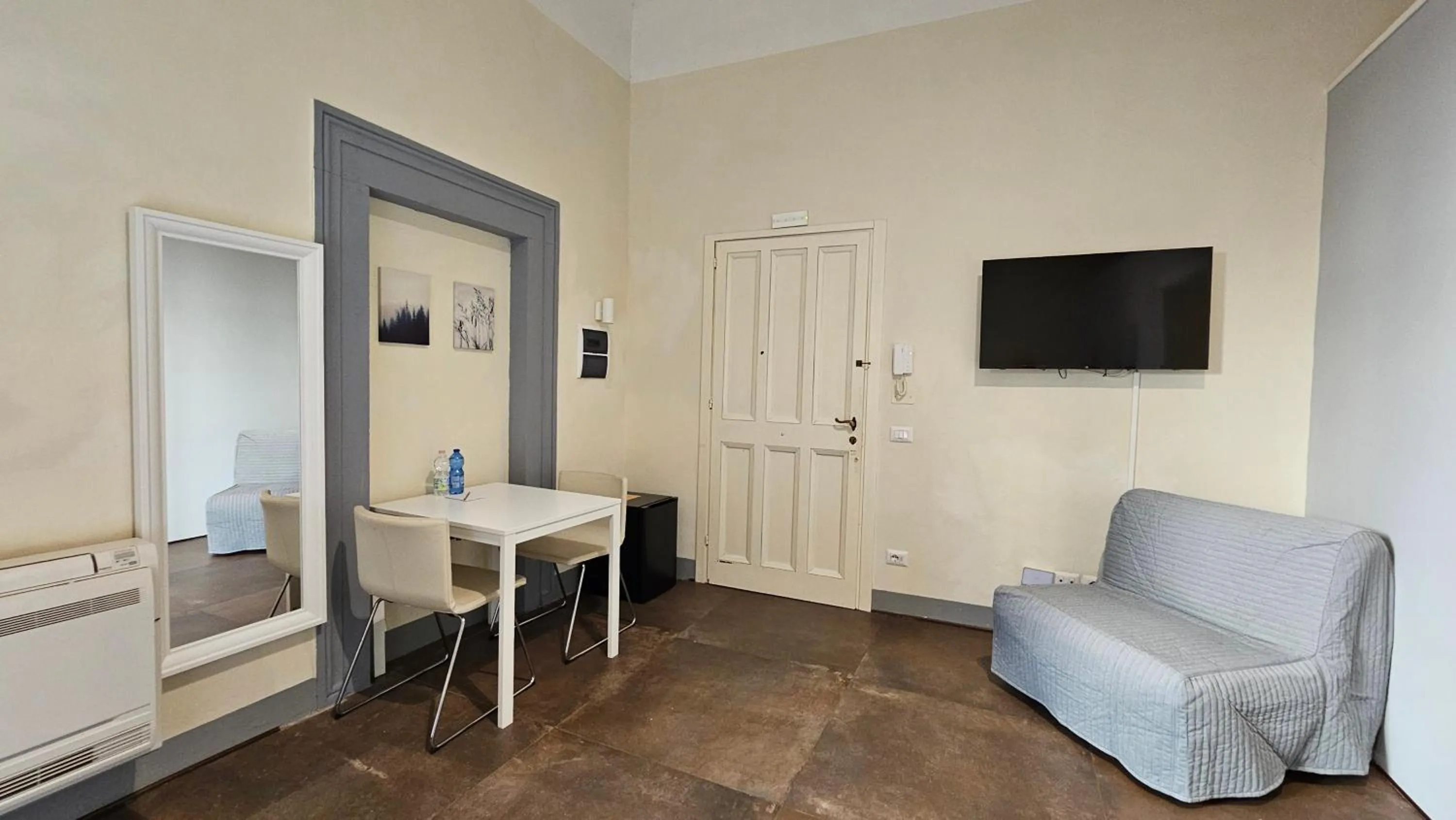 Photo of the whole room in Borghese Palace Art Hotel