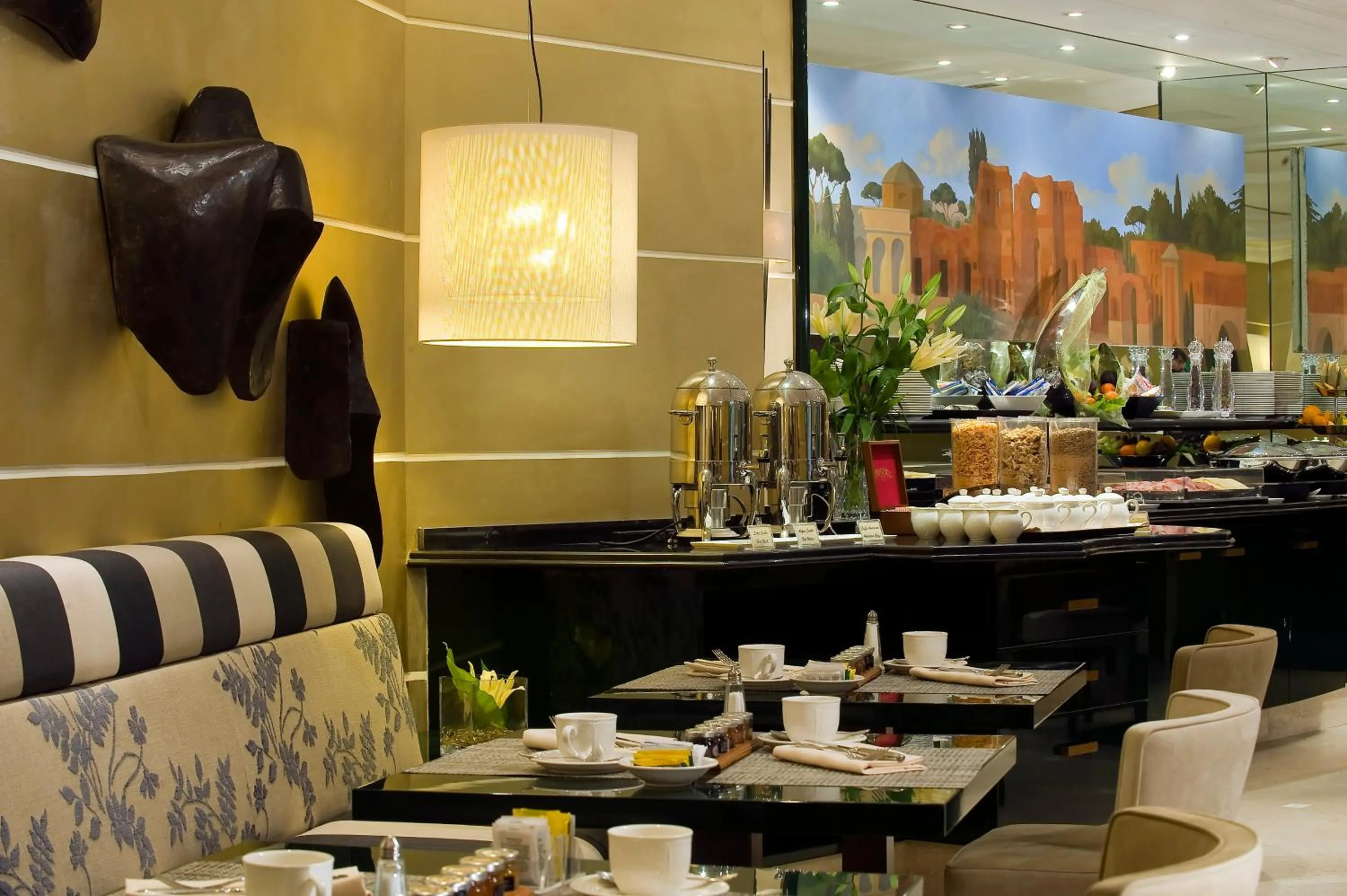 Restaurant/places to eat in Hotel dei Mellini