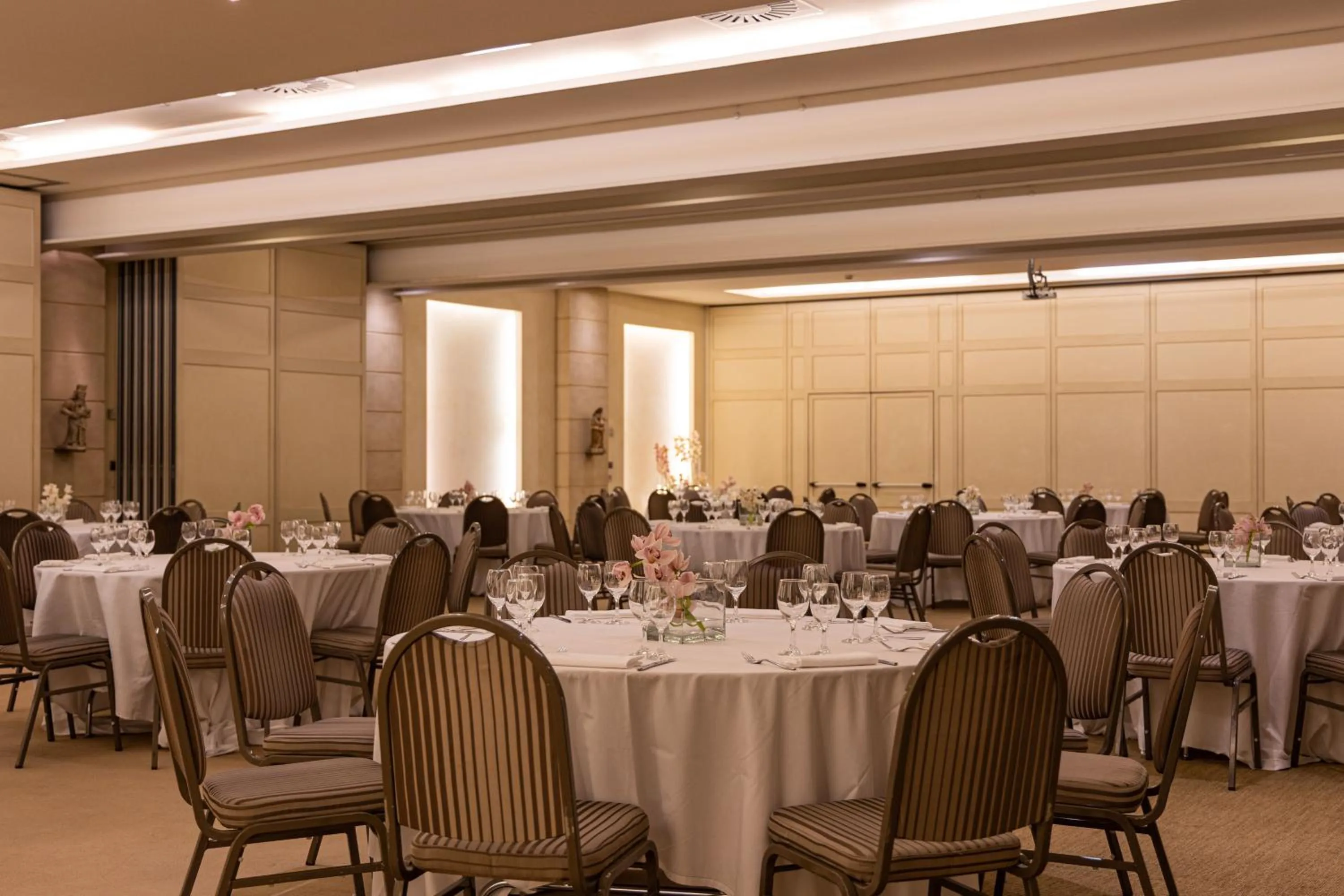 Banquet/Function facilities in Cosmo Hotel Palace