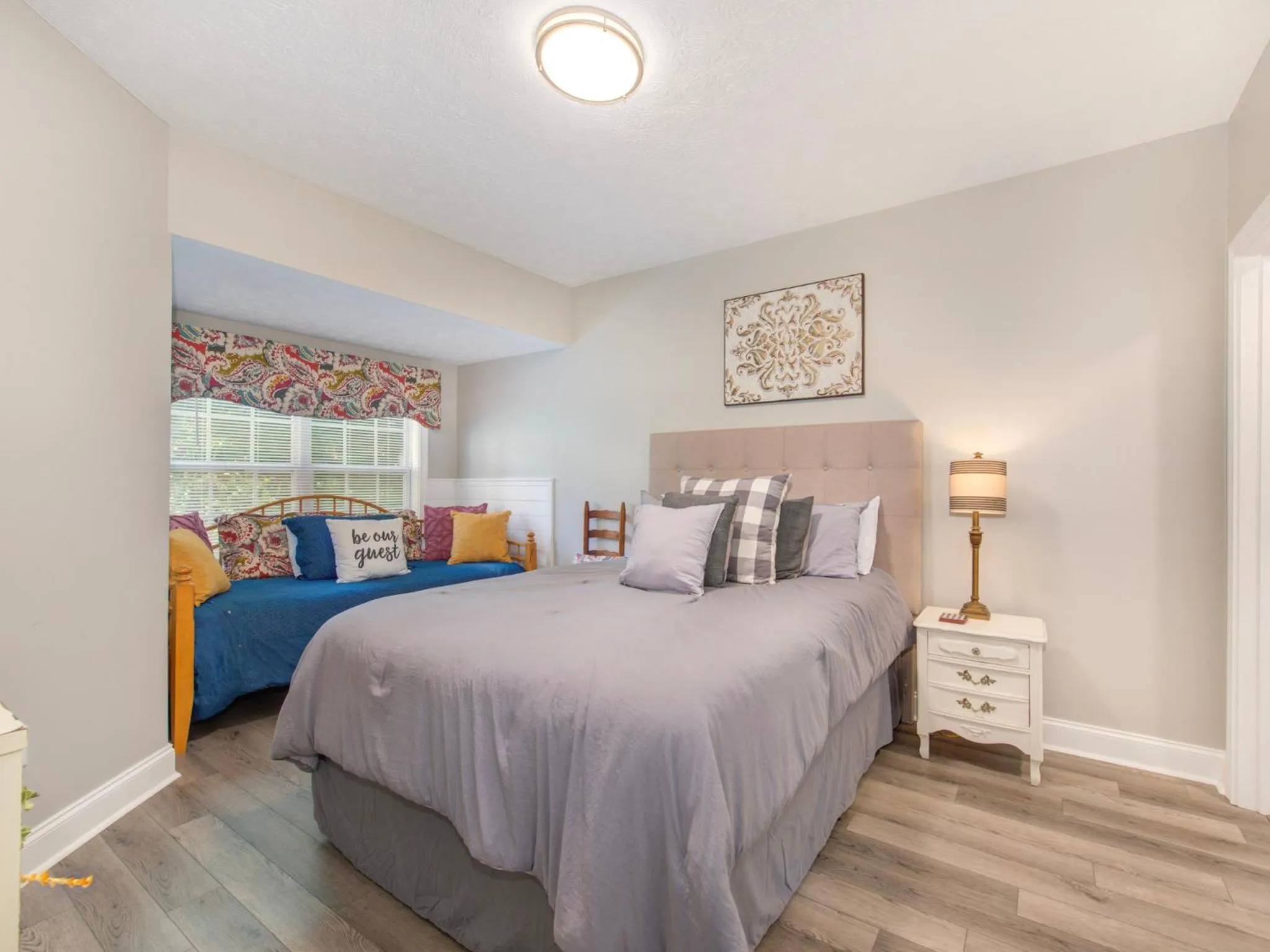 Bedroom, Bed in Lazy Bears Den 2103