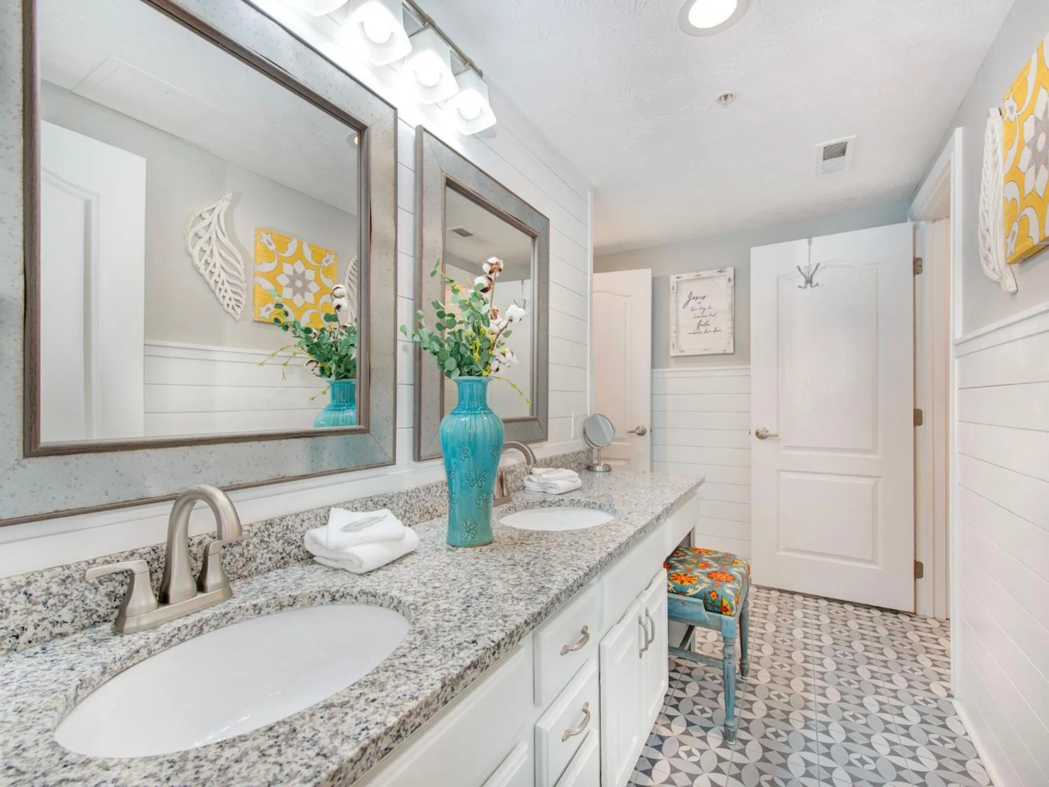 Property building in Lazy Bears Den 2103