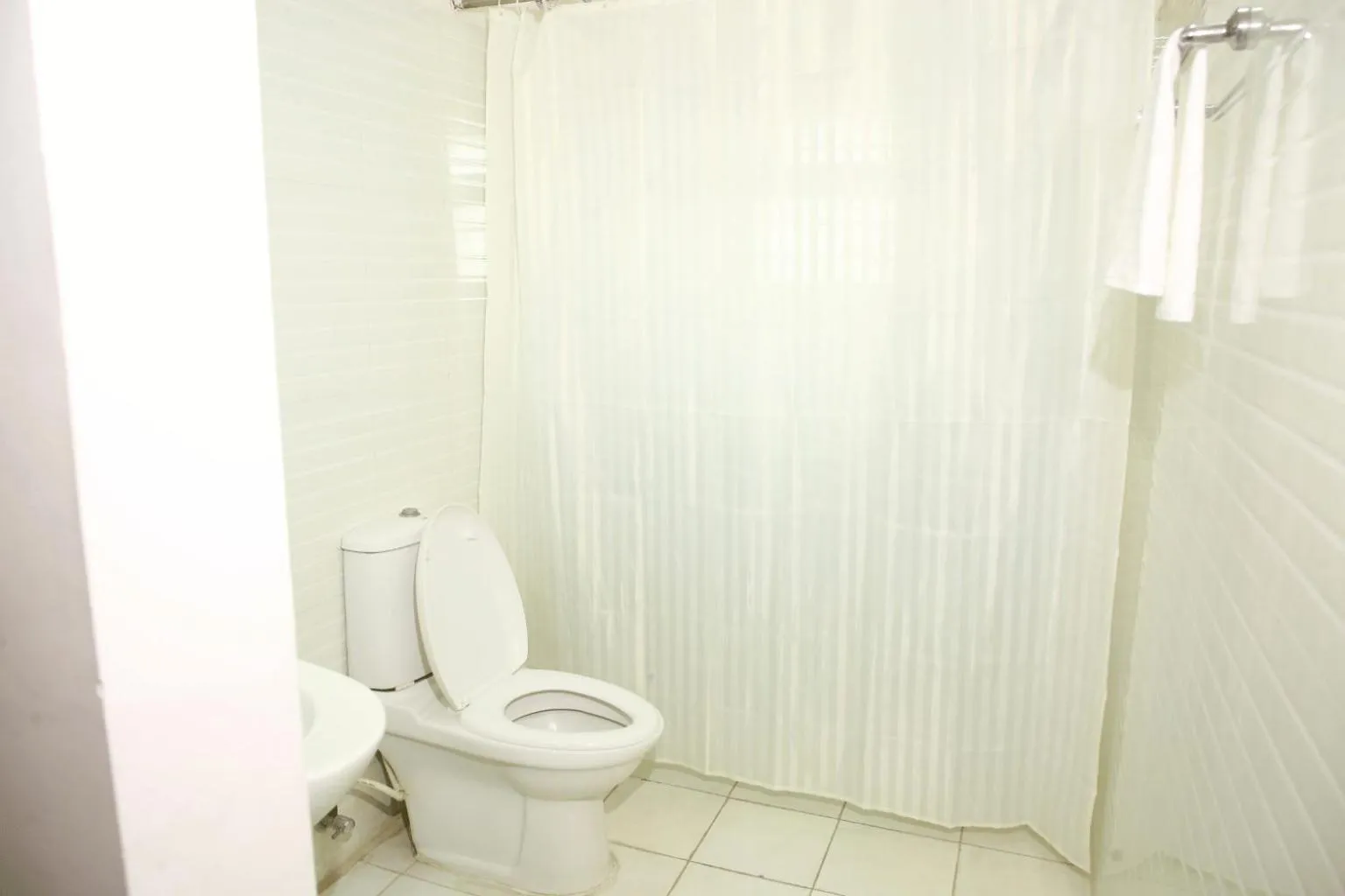 Bathroom in White Fern Stays Serviced Apartments - Gachibowli