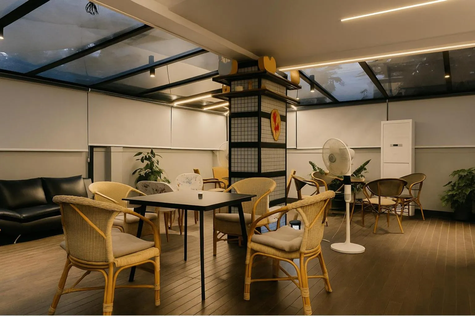 Restaurant/places to eat in White Fern Stays Serviced Apartments - Gachibowli