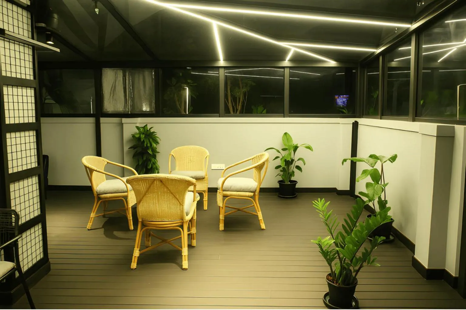 Restaurant/places to eat in White Fern Stays Serviced Apartments - Gachibowli