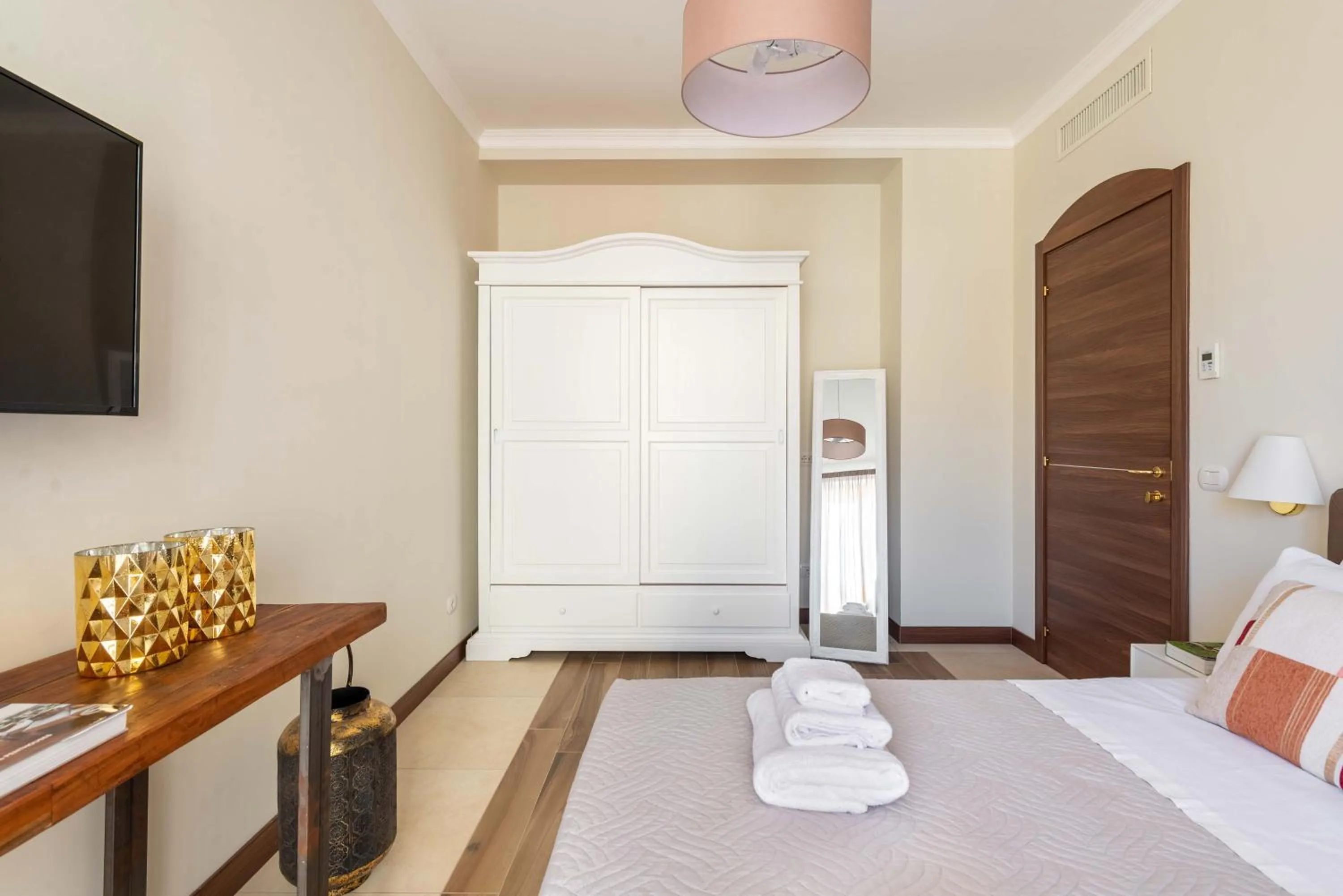 Photo of the whole room, Bed in SuityRHome Campo de' Fiori