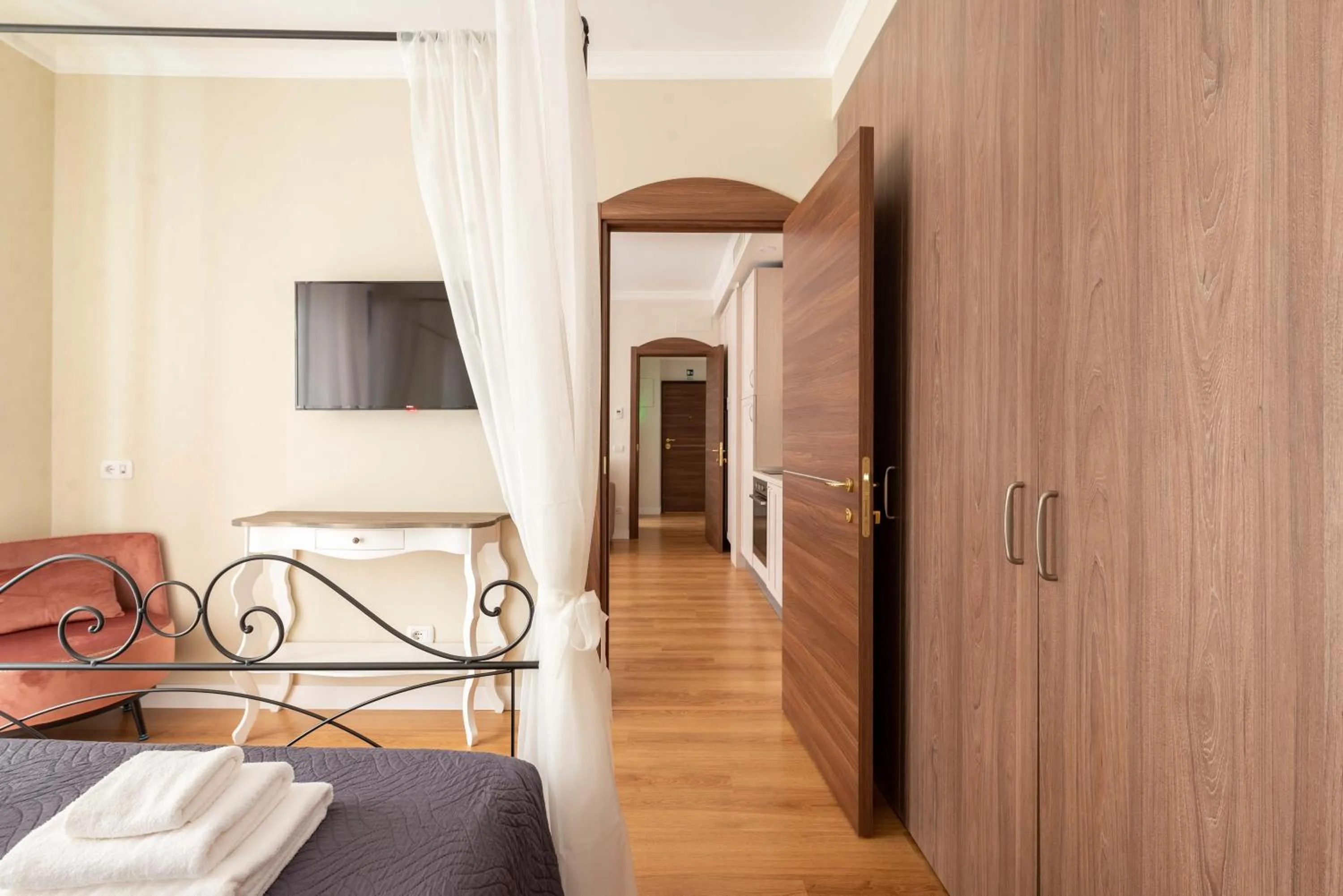 Photo of the whole room, Bed in SuityRHome Campo de' Fiori