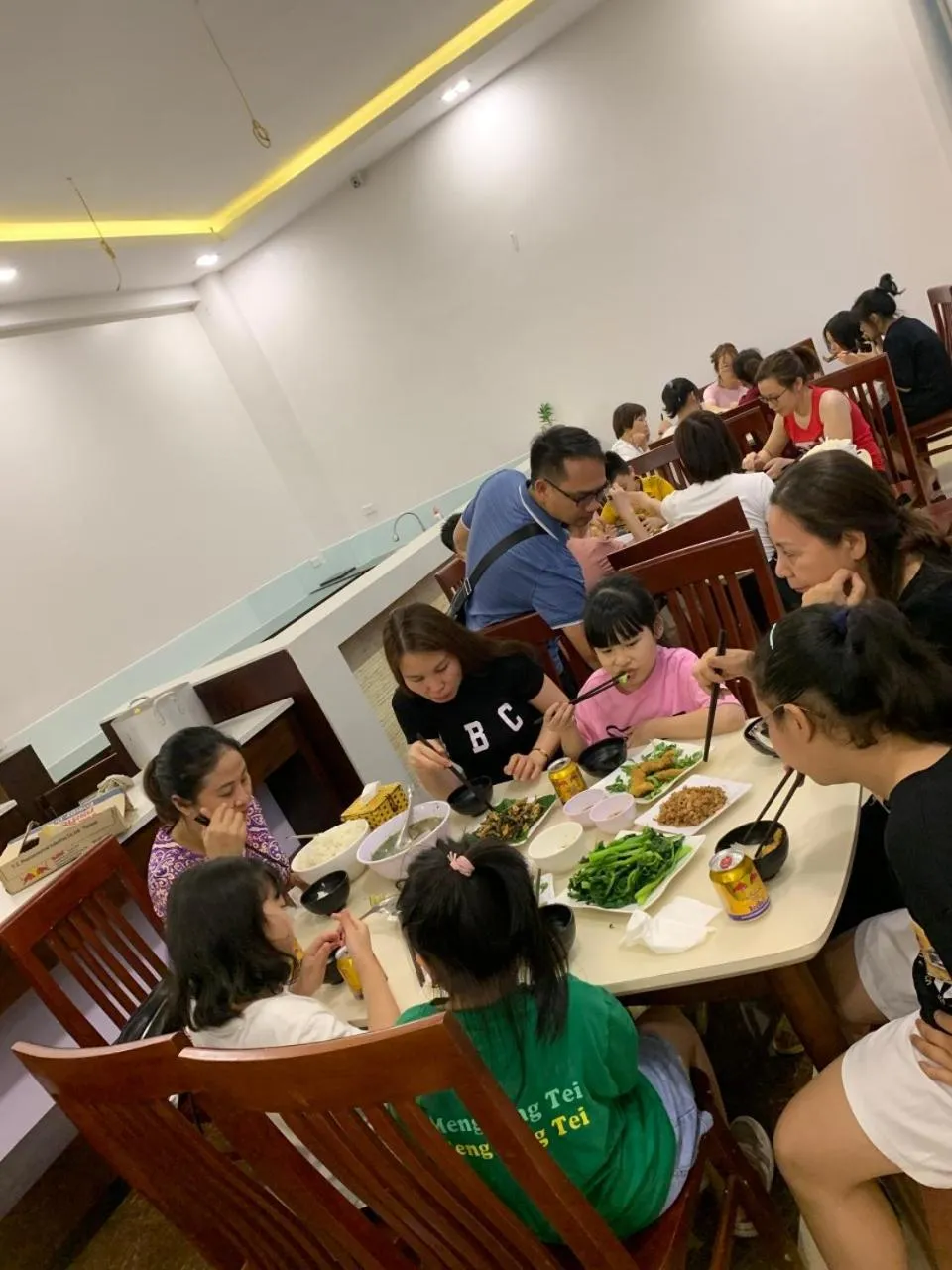 Restaurant/places to eat in SONG HONG VIEW HOTEL