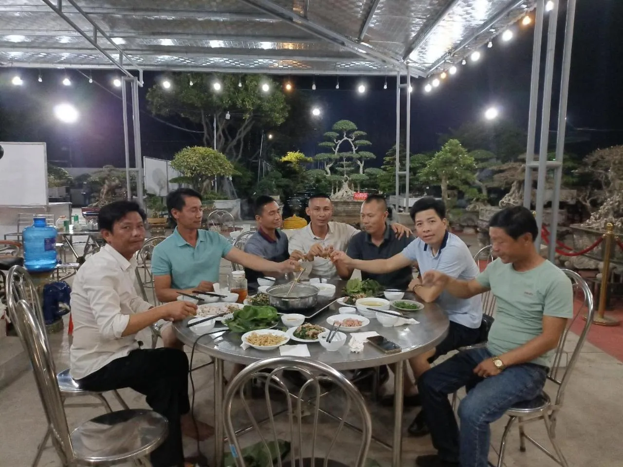 Restaurant/places to eat in SONG HONG VIEW HOTEL