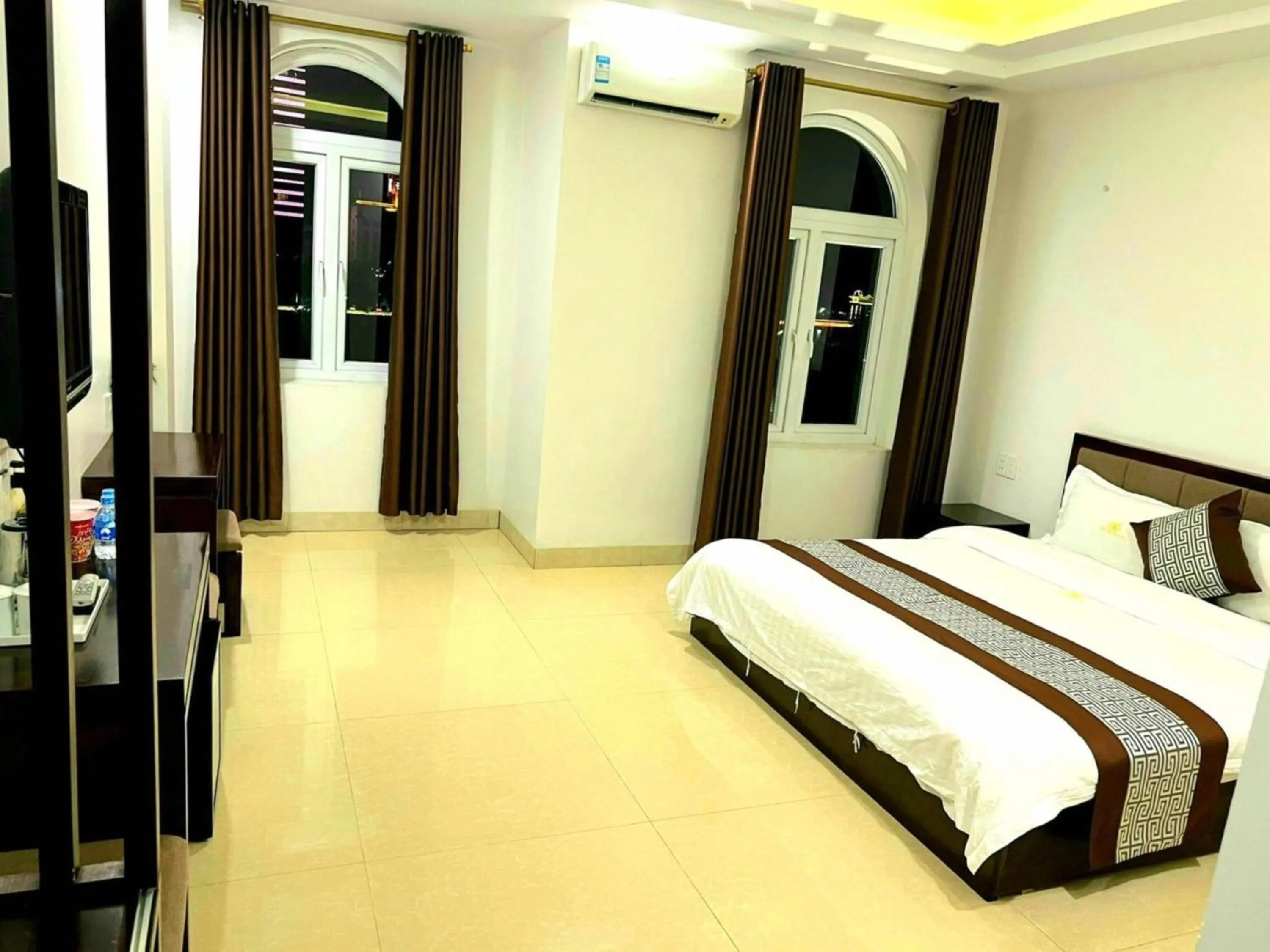 Photo of the whole room, Bed in SONG HONG VIEW HOTEL