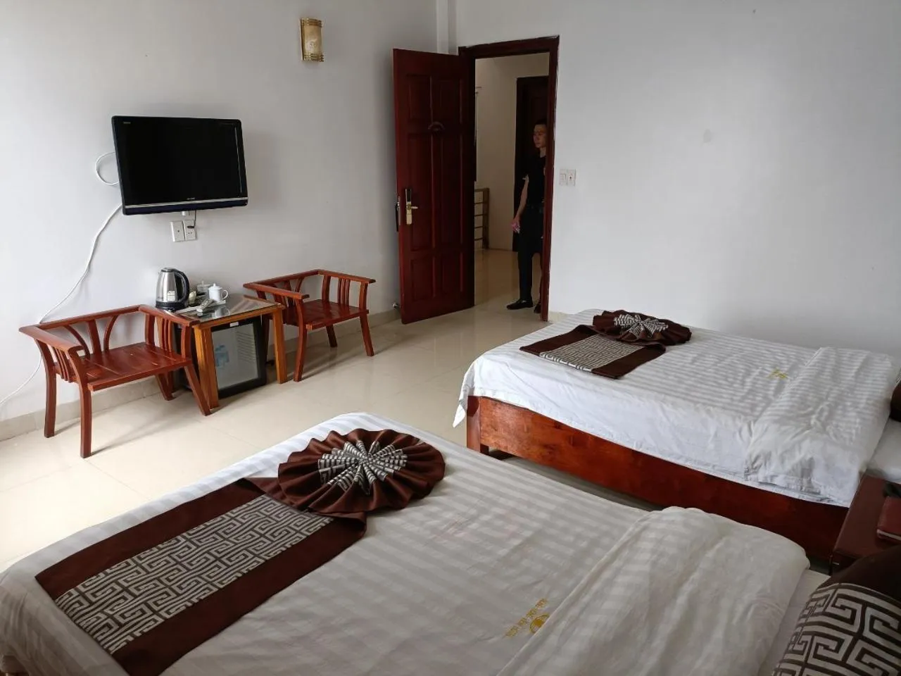 Communal lounge/ TV room, Bed in SONG HONG VIEW HOTEL