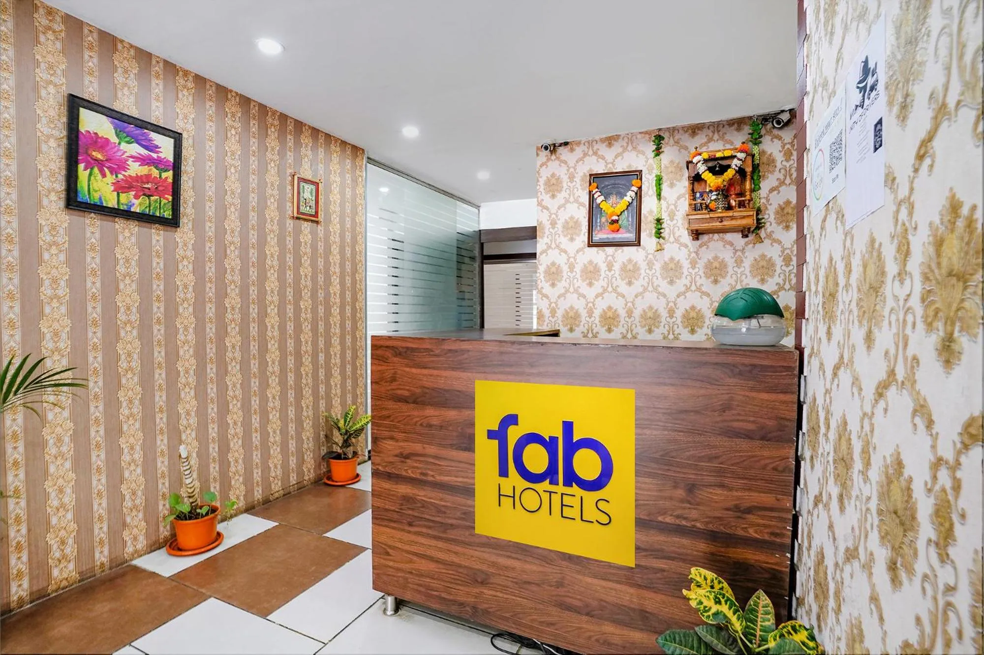 Lobby or reception in FabHotel Gargi Deluxe