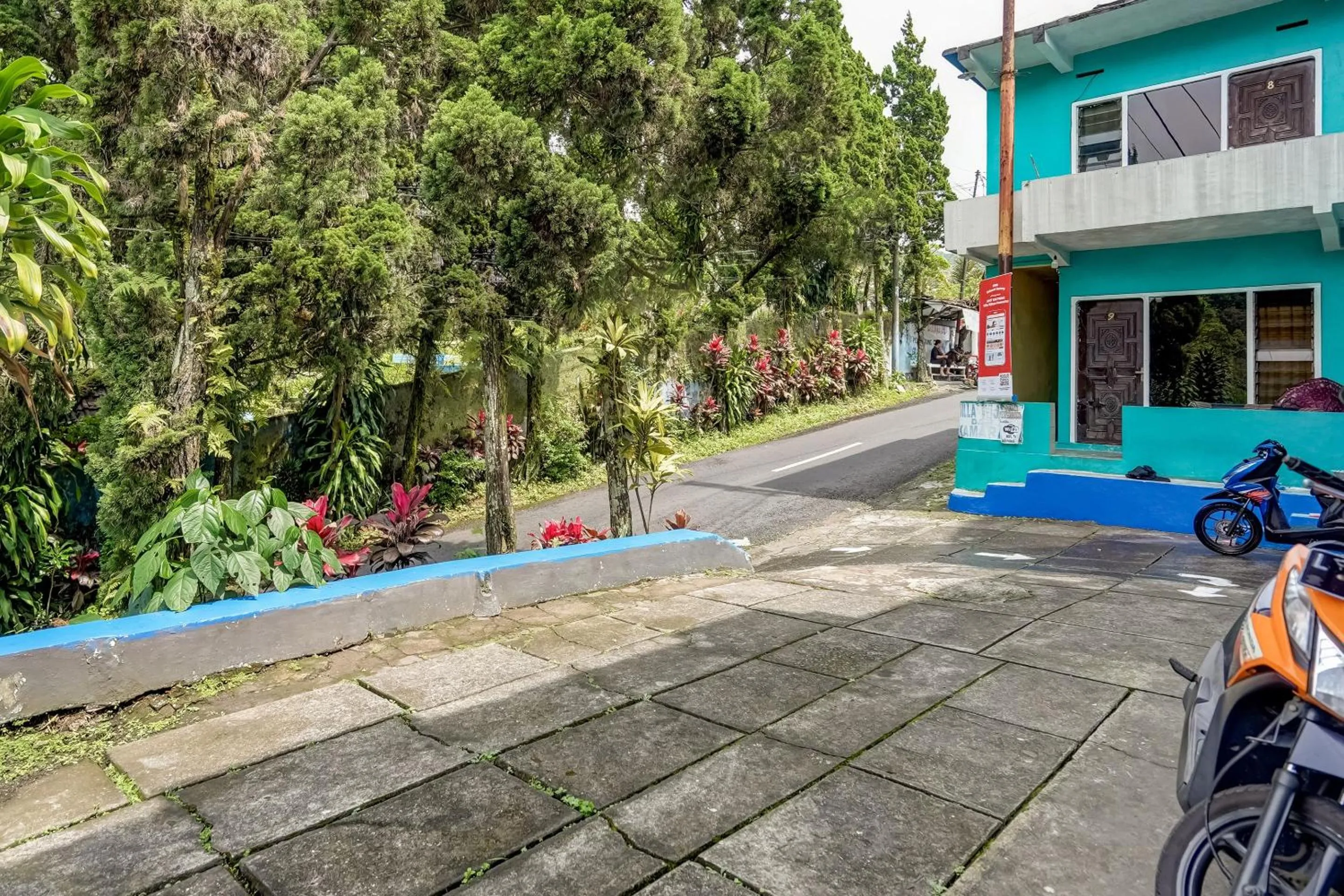 Facade/entrance in OYO Life 91060 Villa Wijaya Homestay