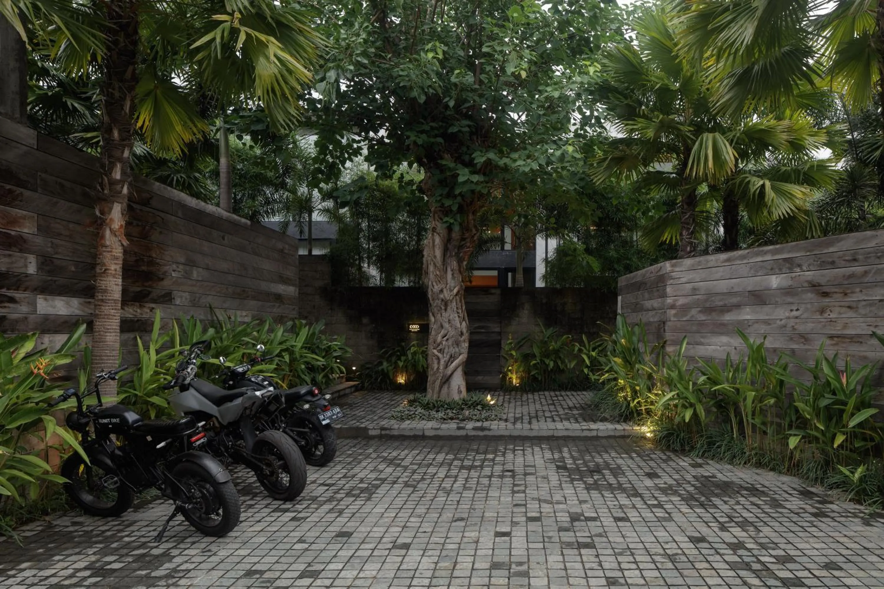 Parking in OXO Townhouses Berawa Canggu