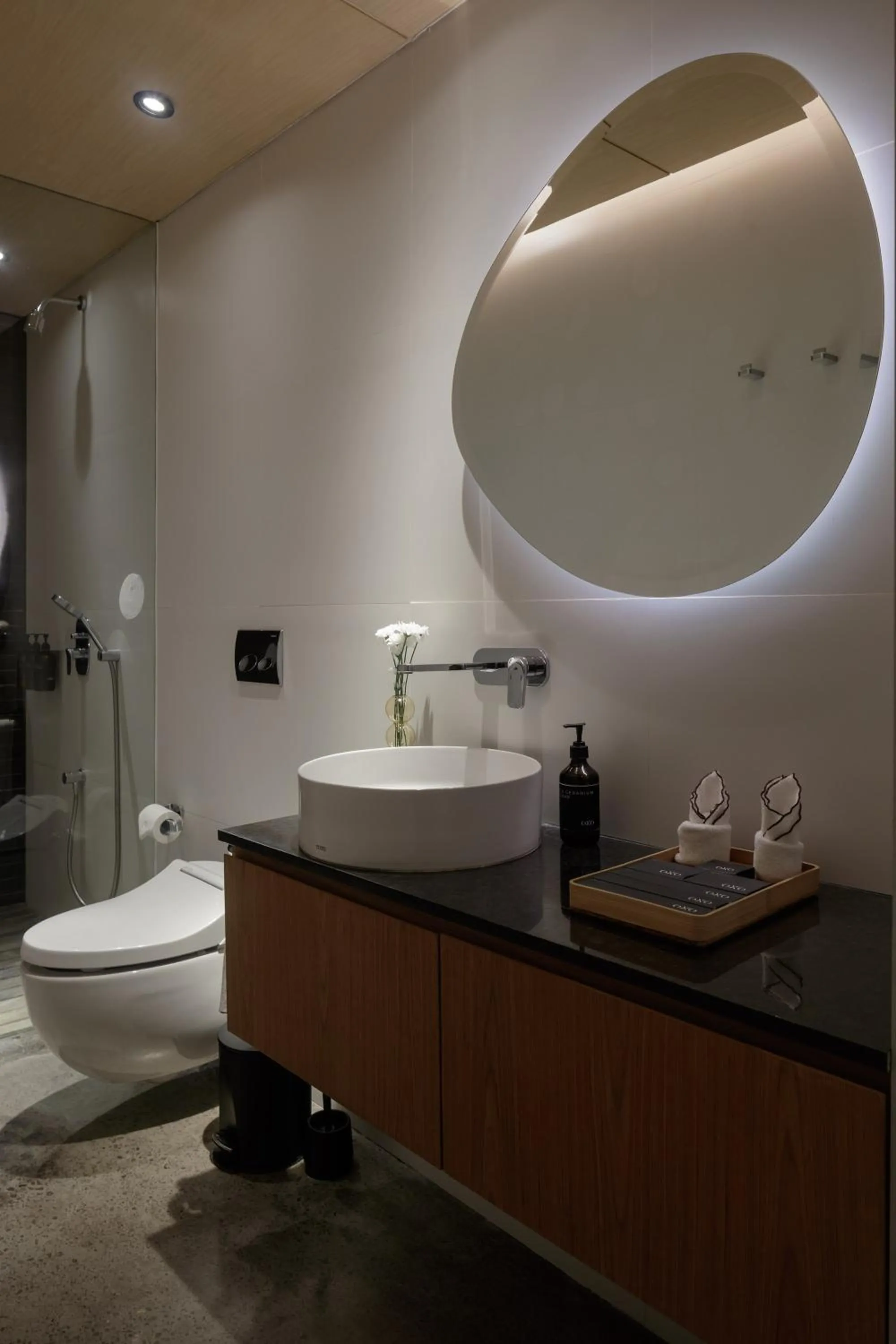 Toilet in OXO Townhouses Berawa Canggu